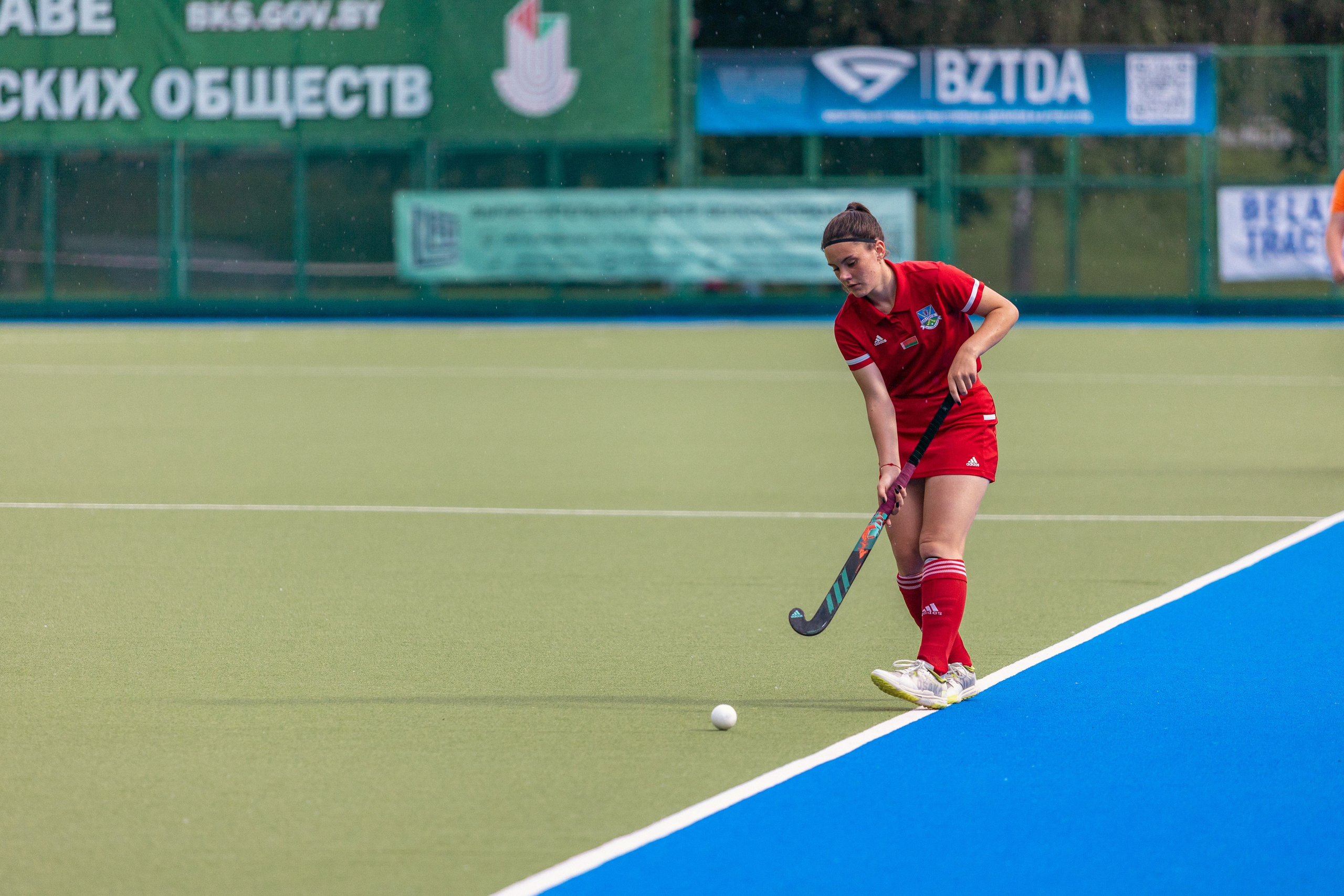 Хоккей на траве. Девушки. ХК Минск — ХК Виктория (Смолевичи) 10.06.2024. Профессиональный интерьерный и репортажный фотограф Минск и РБ. Максим Орлов
