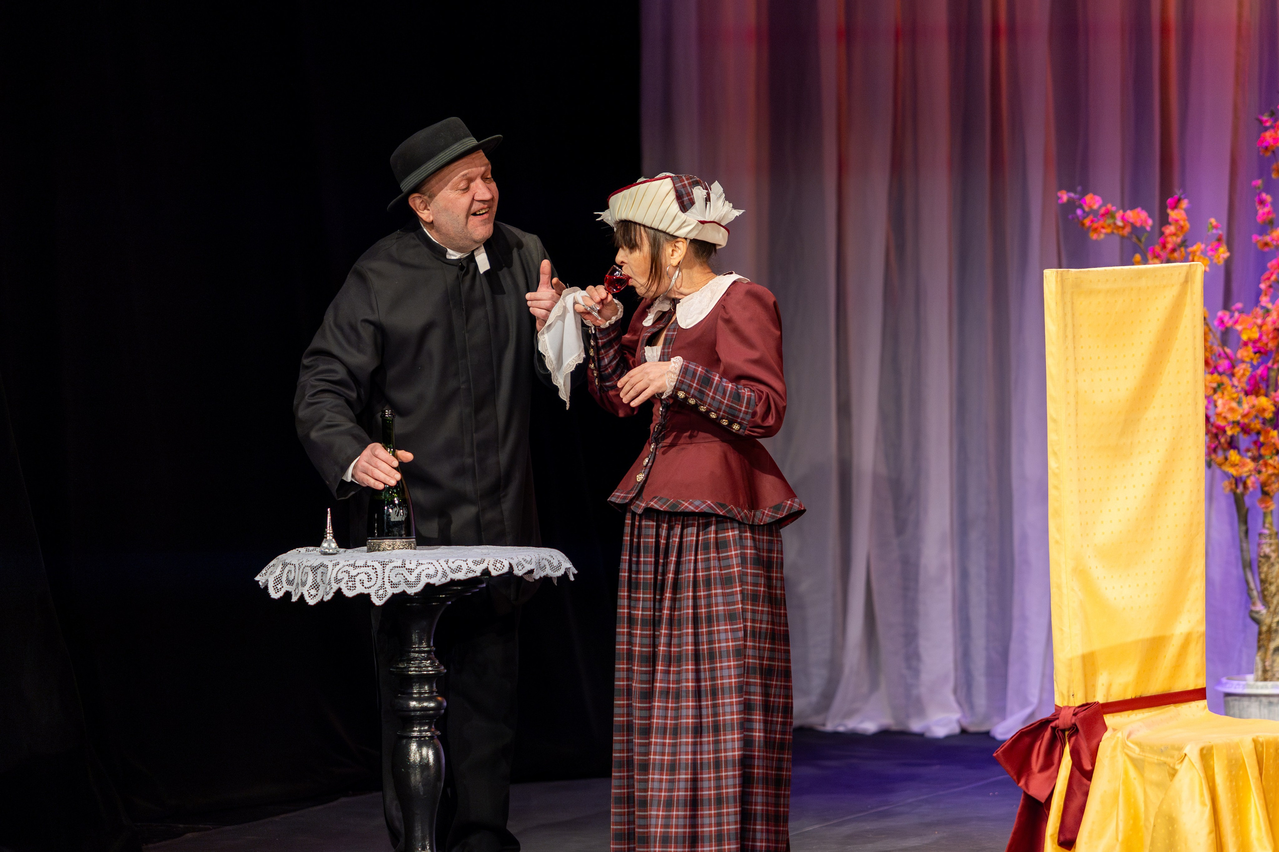 Новый театр «Как важно быть серьезным». Профессиональный интерьерный и репортажный фотограф Минск и РБ. Максим Орлов