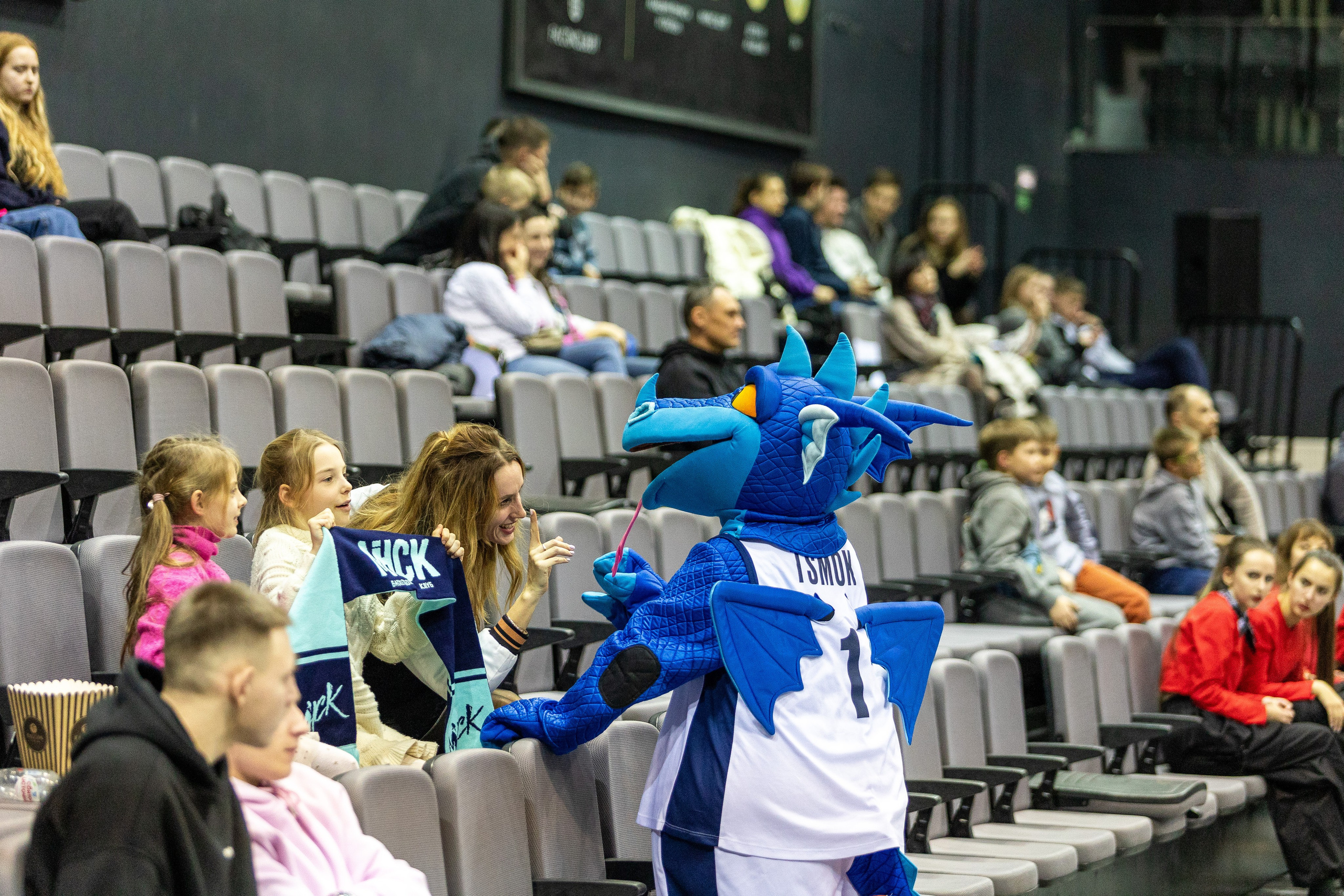 Баскетбол. Лучшие кадры. Минск — Енисей. 11.12.2023. Профессиональный интерьерный и репортажный фотограф Минск и РБ. Максим Орлов