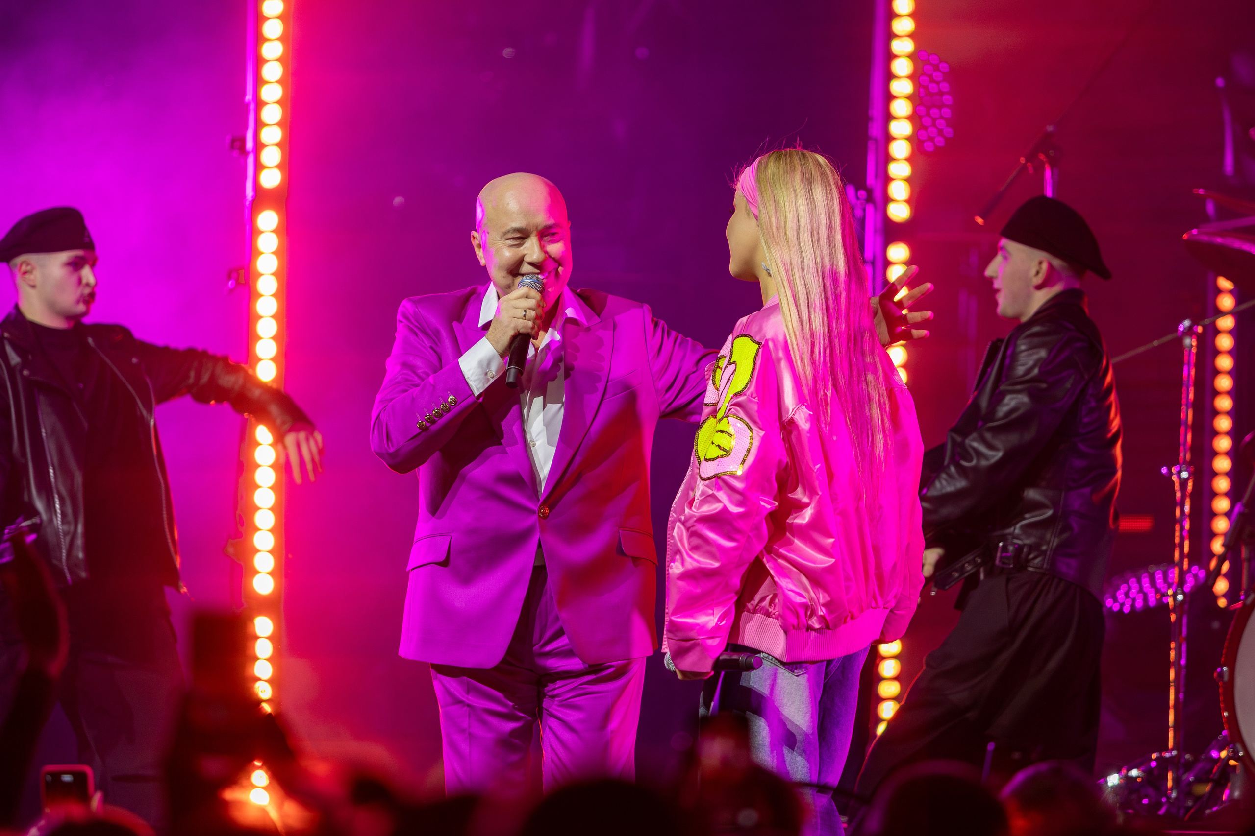 Концерт Насти Кравченко. Профессиональный интерьерный и репортажный фотограф Минск и РБ. Максим Орлов