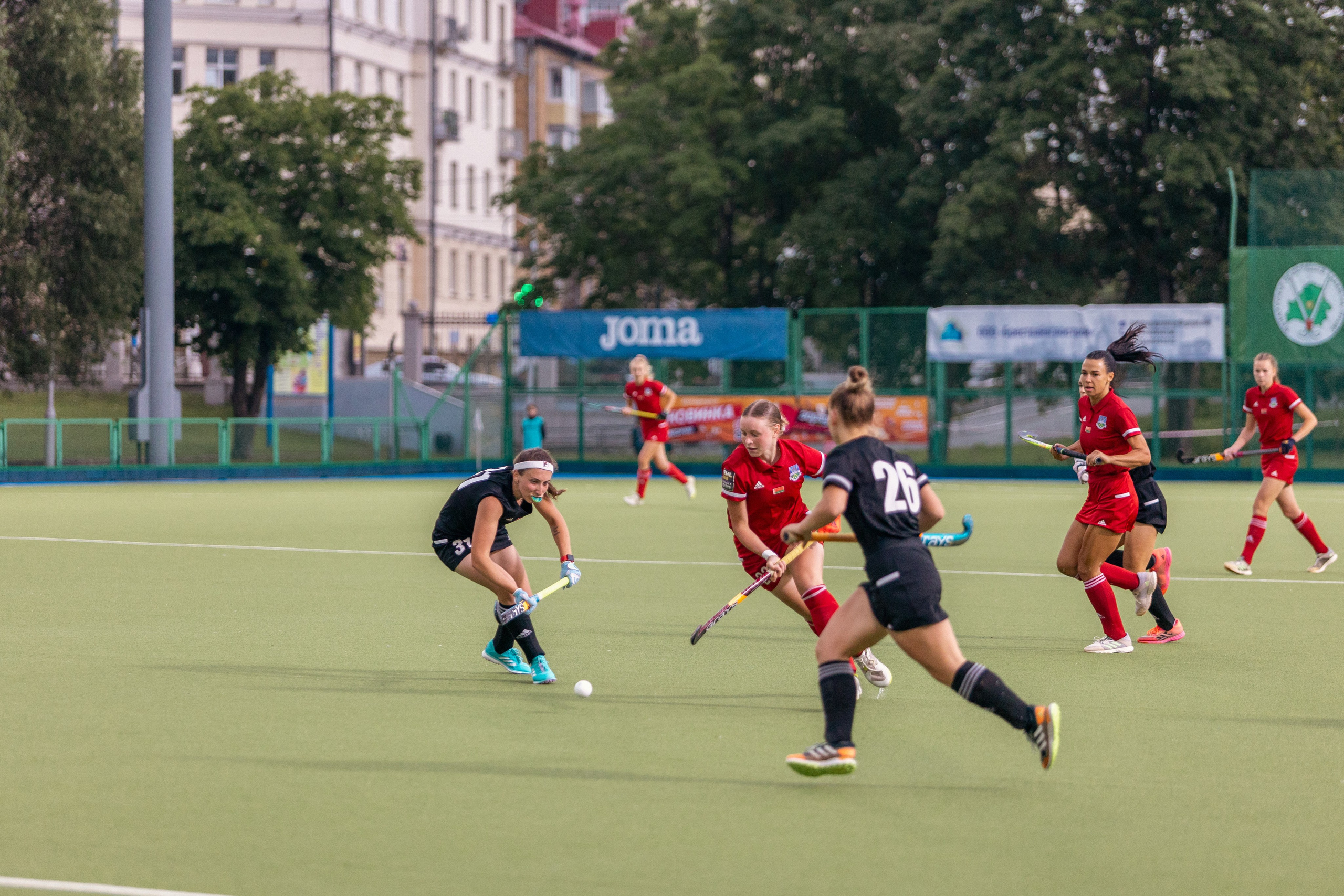 Хоккей на траве. Девушки. ХК Минск — ХК Виктория (Смолевичи) 10.06.2024. Профессиональный интерьерный и репортажный фотограф Минск и РБ. Максим Орлов