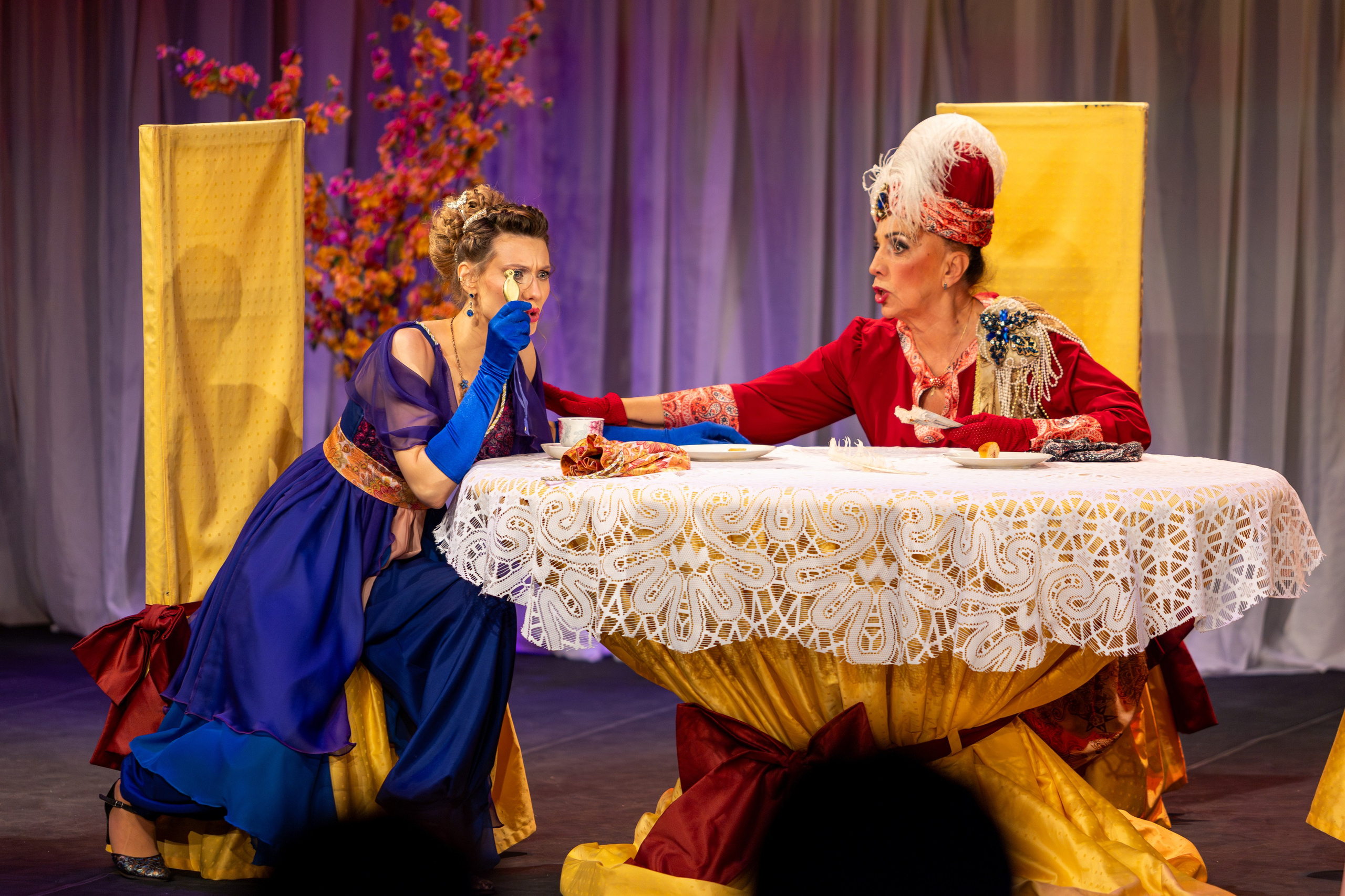 Новый театр «Как важно быть серьезным». Профессиональный интерьерный и репортажный фотограф Минск и РБ. Максим Орлов