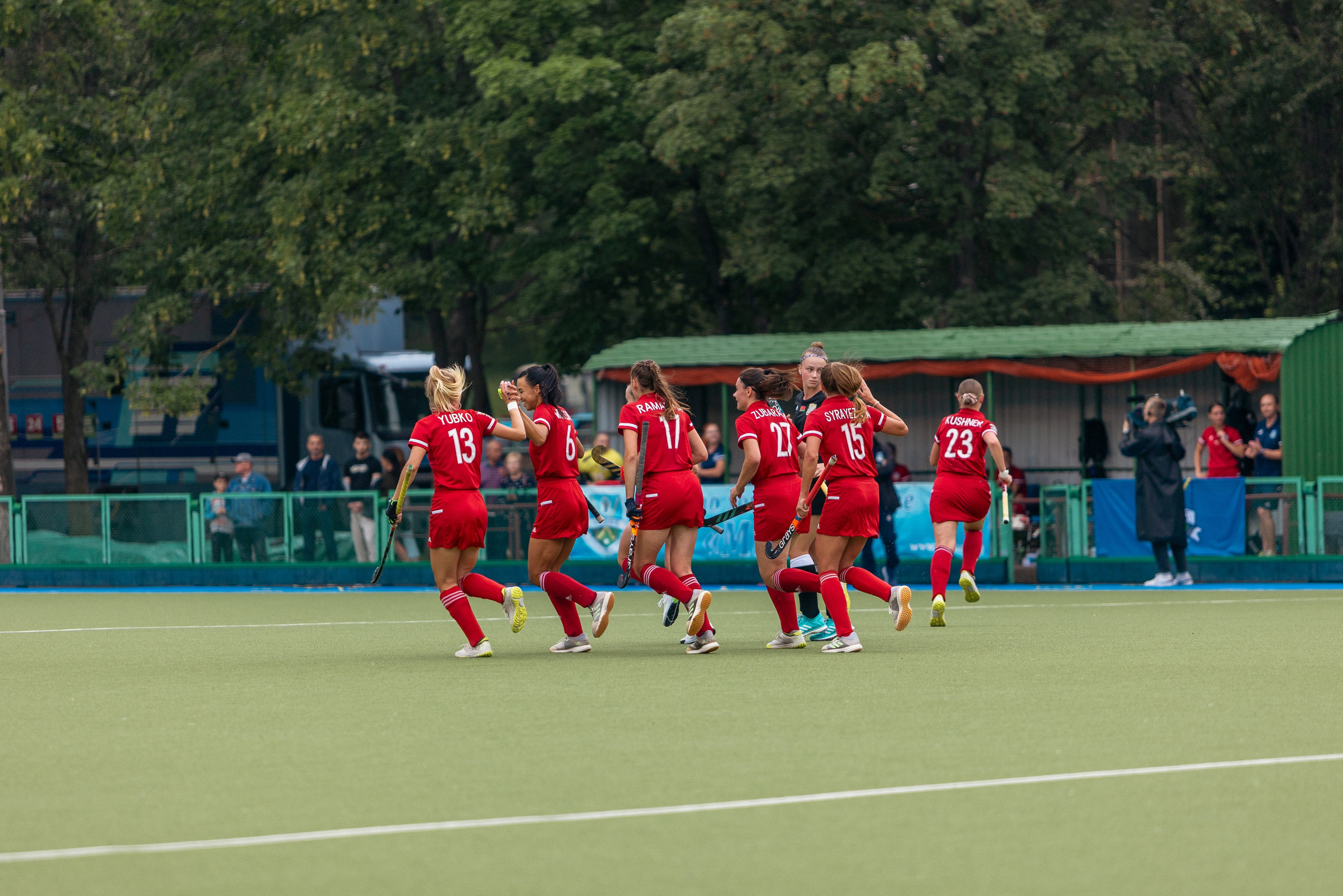 Хоккей на траве. Девушки. ХК Минск — ХК Виктория (Смолевичи) 10.06.2024. Профессиональный интерьерный и репортажный фотограф Минск и РБ. Максим Орлов
