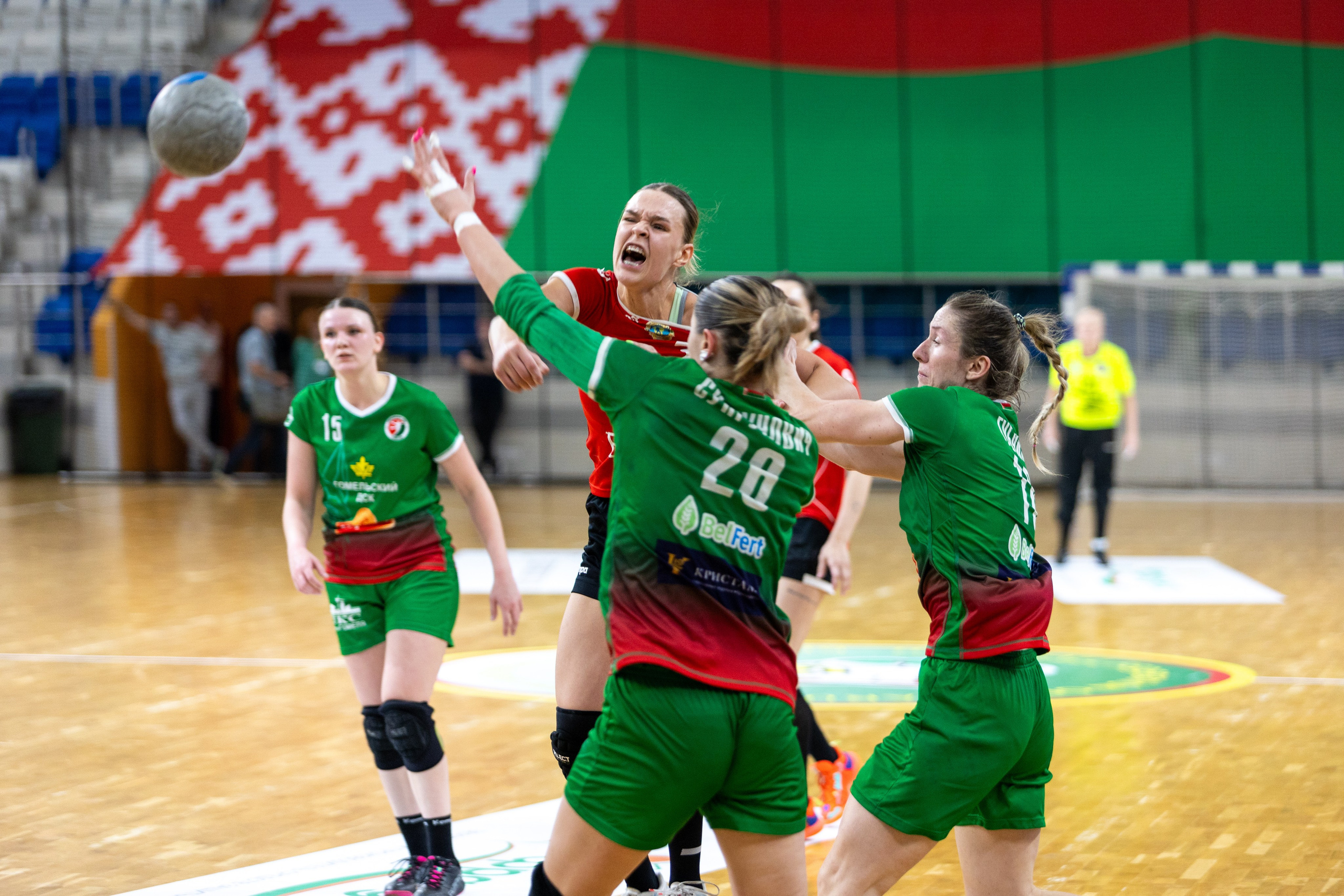 Гандбол. Финал. БНТУ — Гомель. 25.05.2024. Профессиональный интерьерный и репортажный фотограф Минск и РБ. Максим Орлов