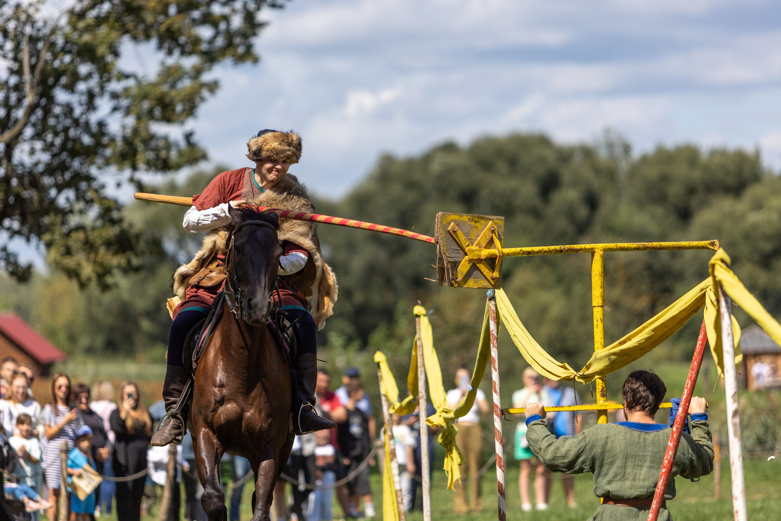 Ежегодный фестиваль средневековья в Дукоре. Профессиональный интерьерный и репортажный фотограф Минск и РБ. Максим Орлов