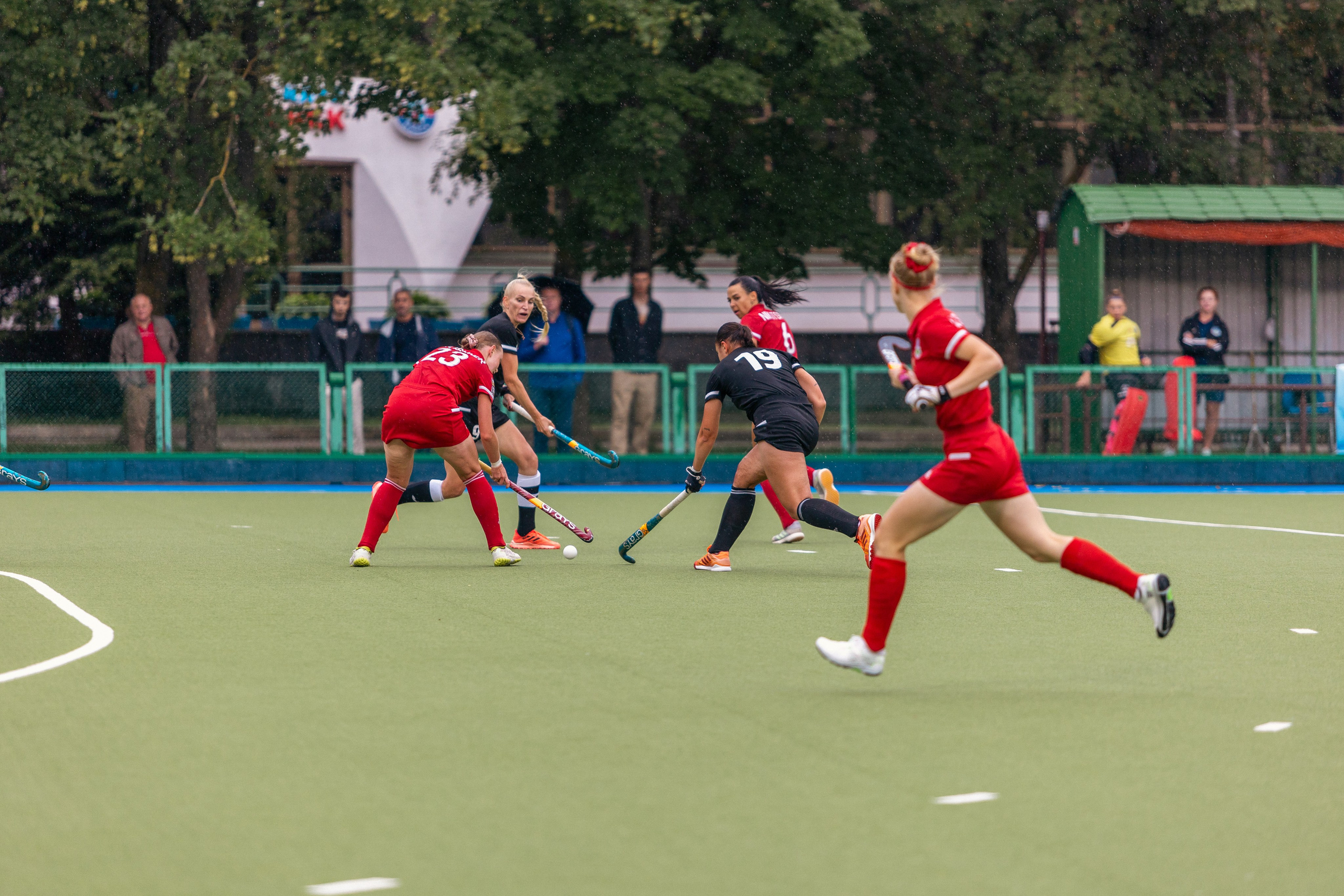 Хоккей на траве. Девушки. ХК Минск — ХК Виктория (Смолевичи) 10.06.2024. Профессиональный интерьерный и репортажный фотограф Минск и РБ. Максим Орлов