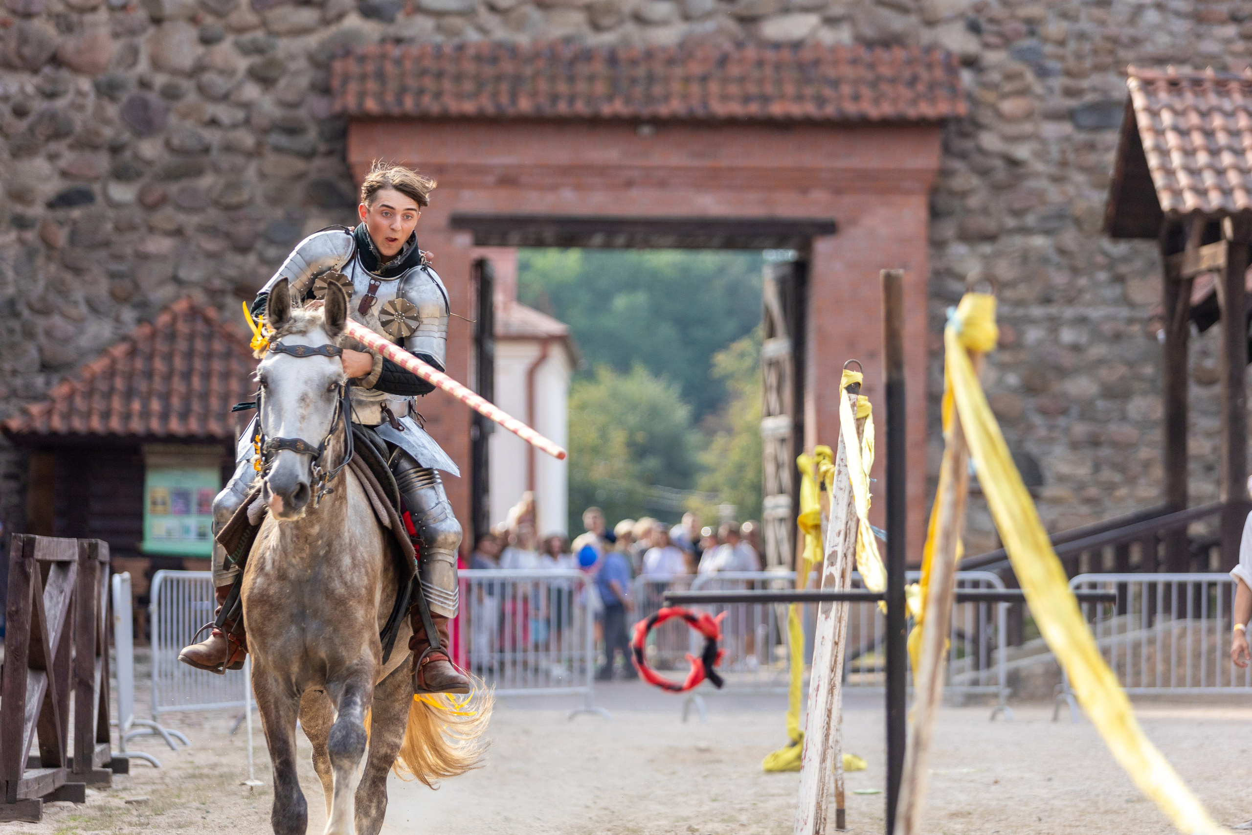 Выступление «Золотой шпоры» на празднике города Лиды. Профессиональный интерьерный и репортажный фотограф Минск и РБ. Максим Орлов