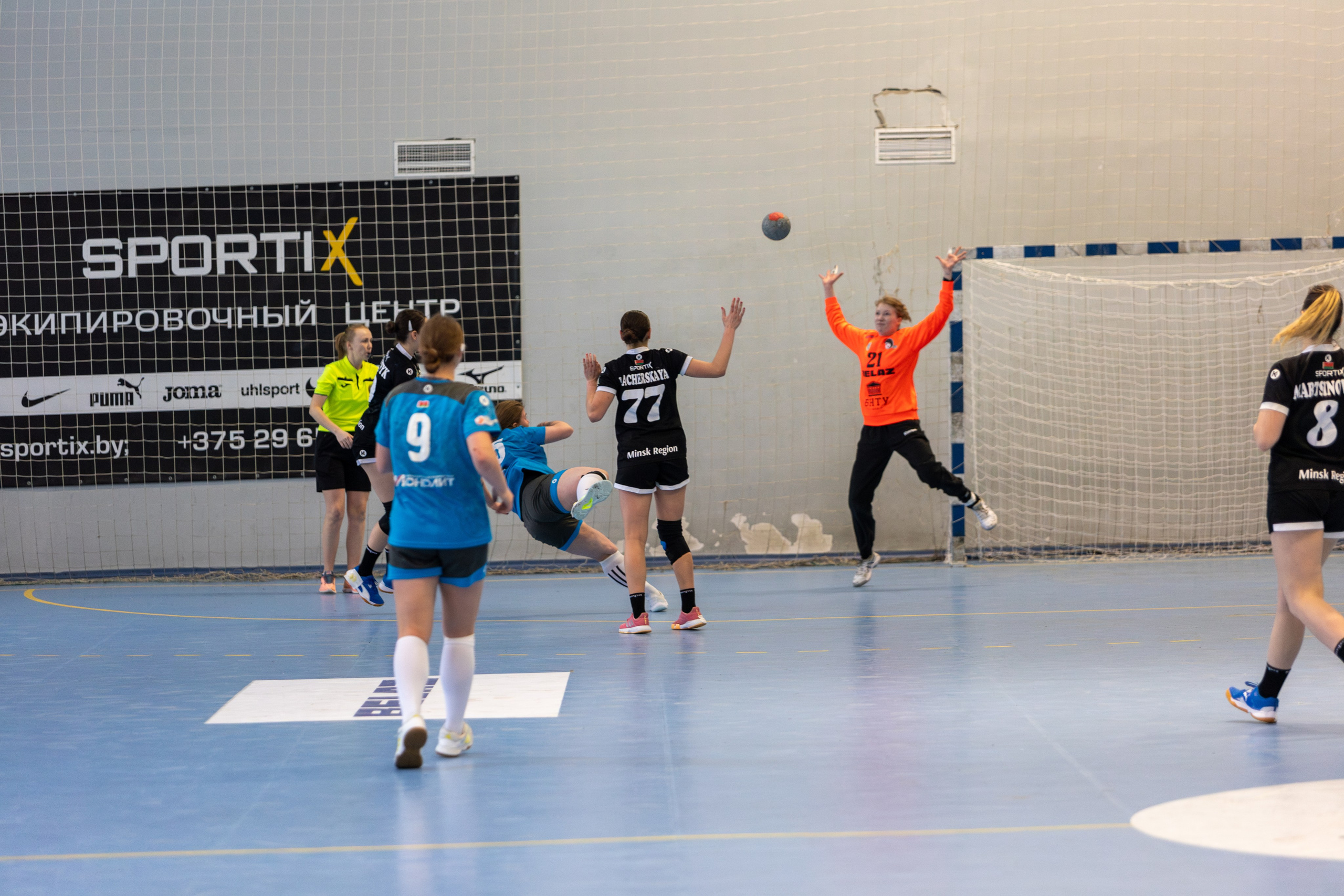 Гандбол. Лучшие кадры. БНТУ — Витебчанка. Профессиональный интерьерный и репортажный фотограф Минск и РБ. Максим Орлов