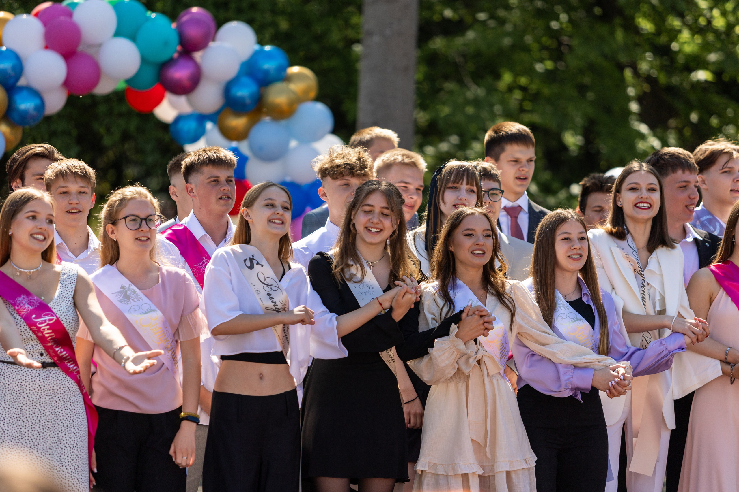 Школа 47. Последний звонок. Профессиональный интерьерный и репортажный фотограф Минск и РБ. Максим Орлов