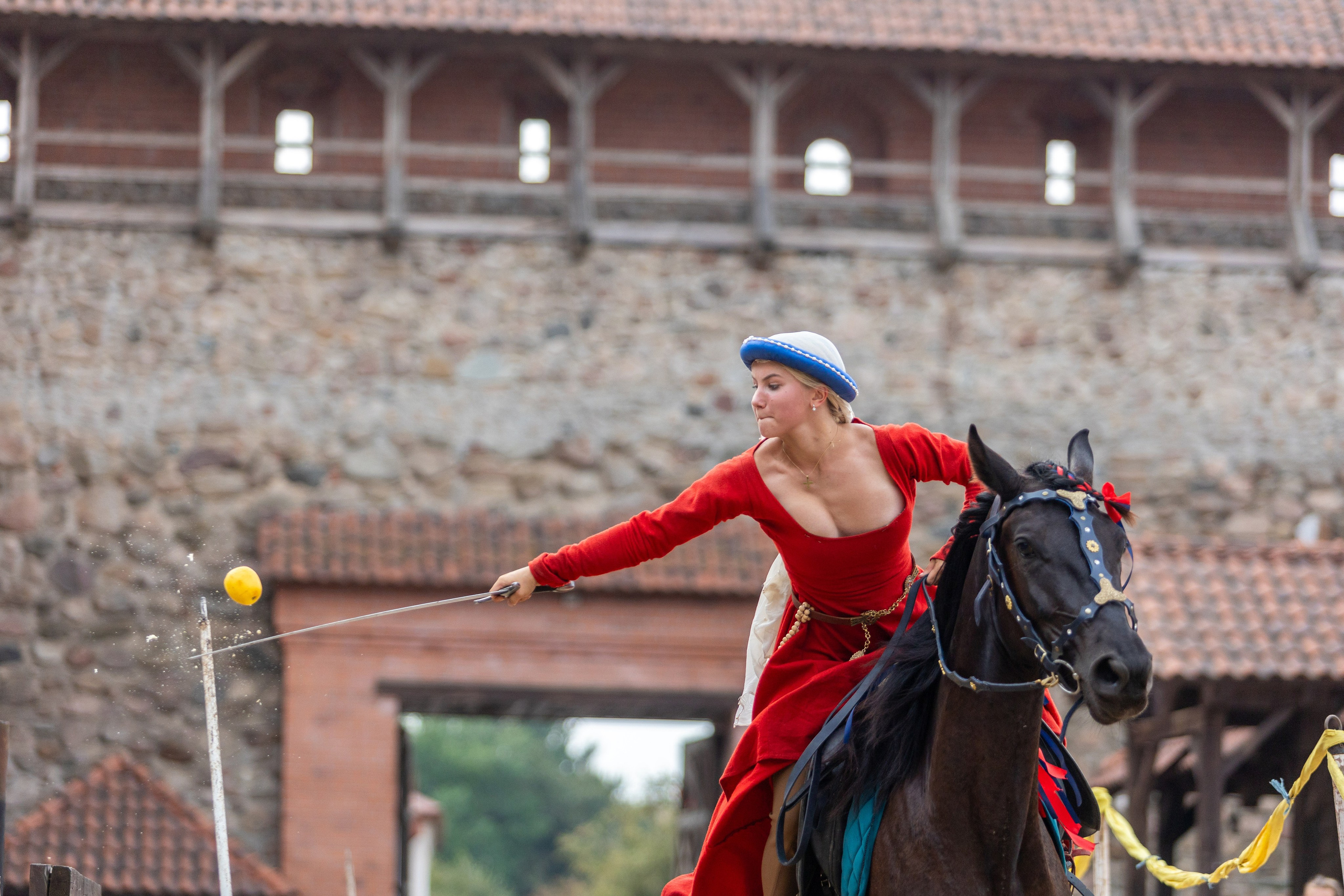 Выступление «Золотой шпоры» на празднике города Лиды. Профессиональный интерьерный и репортажный фотограф Минск и РБ. Максим Орлов