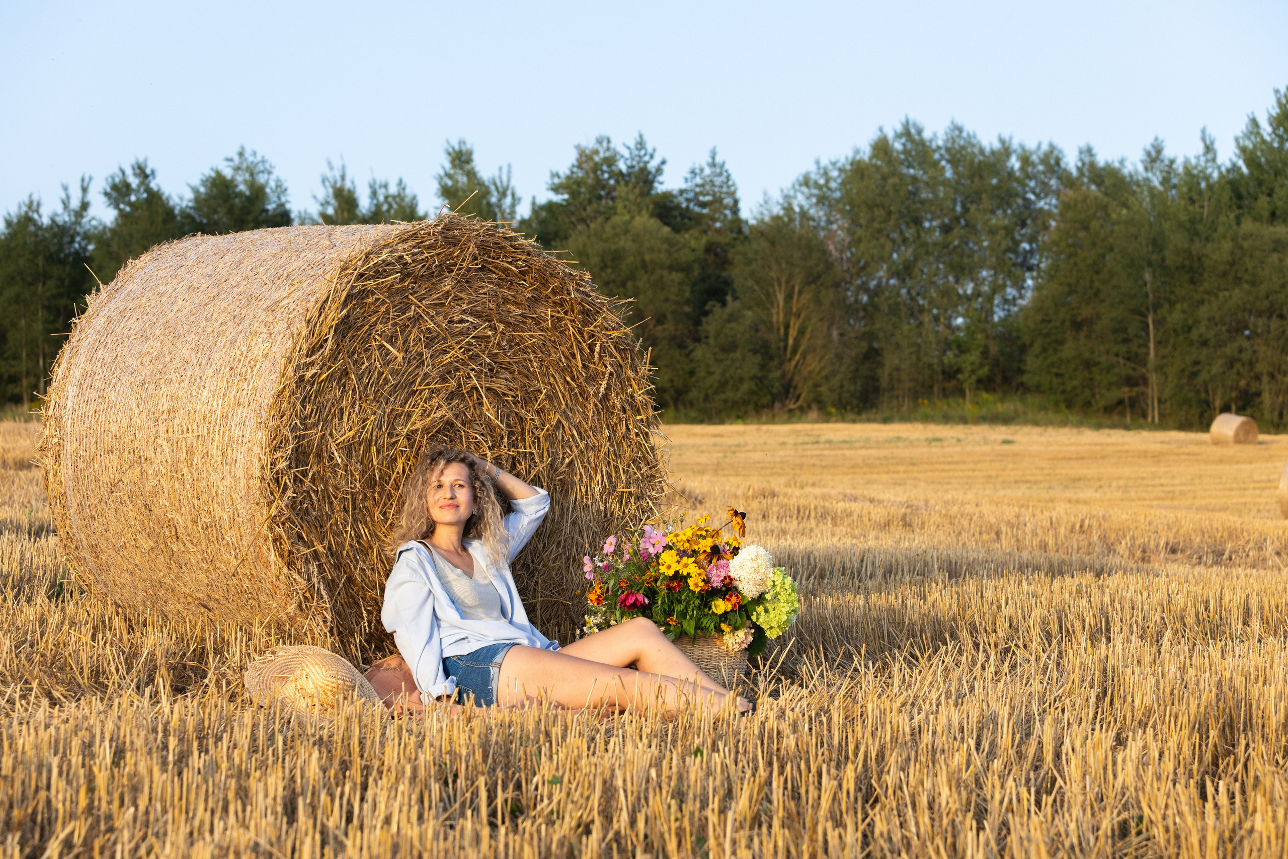 Фотосъемка в поле с Кристиной. Профессиональный интерьерный и репортажный фотограф Минск и РБ. Максим Орлов