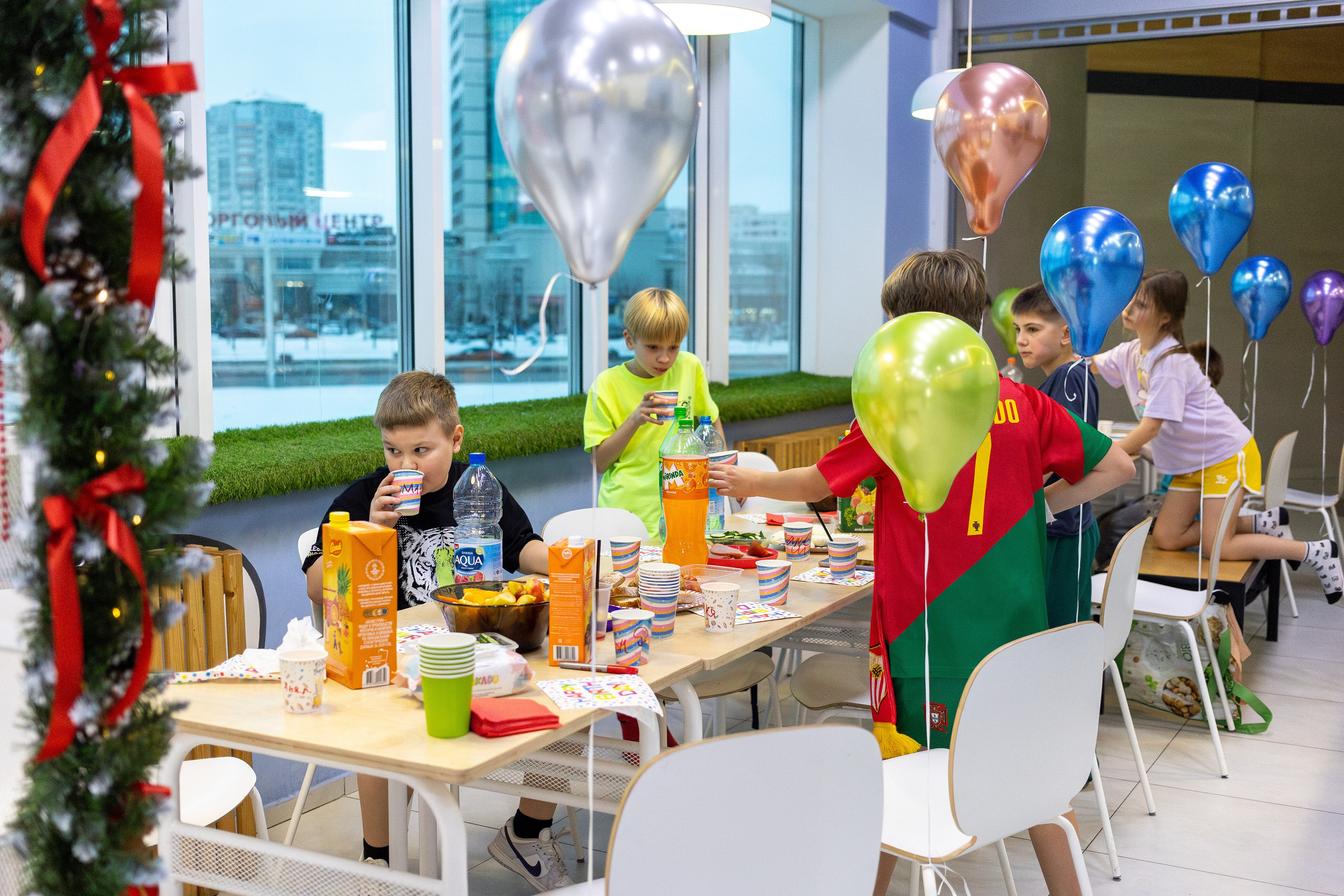 ДР Влада (батутная арена). Профессиональный интерьерный и репортажный фотограф Минск и РБ. Максим Орлов