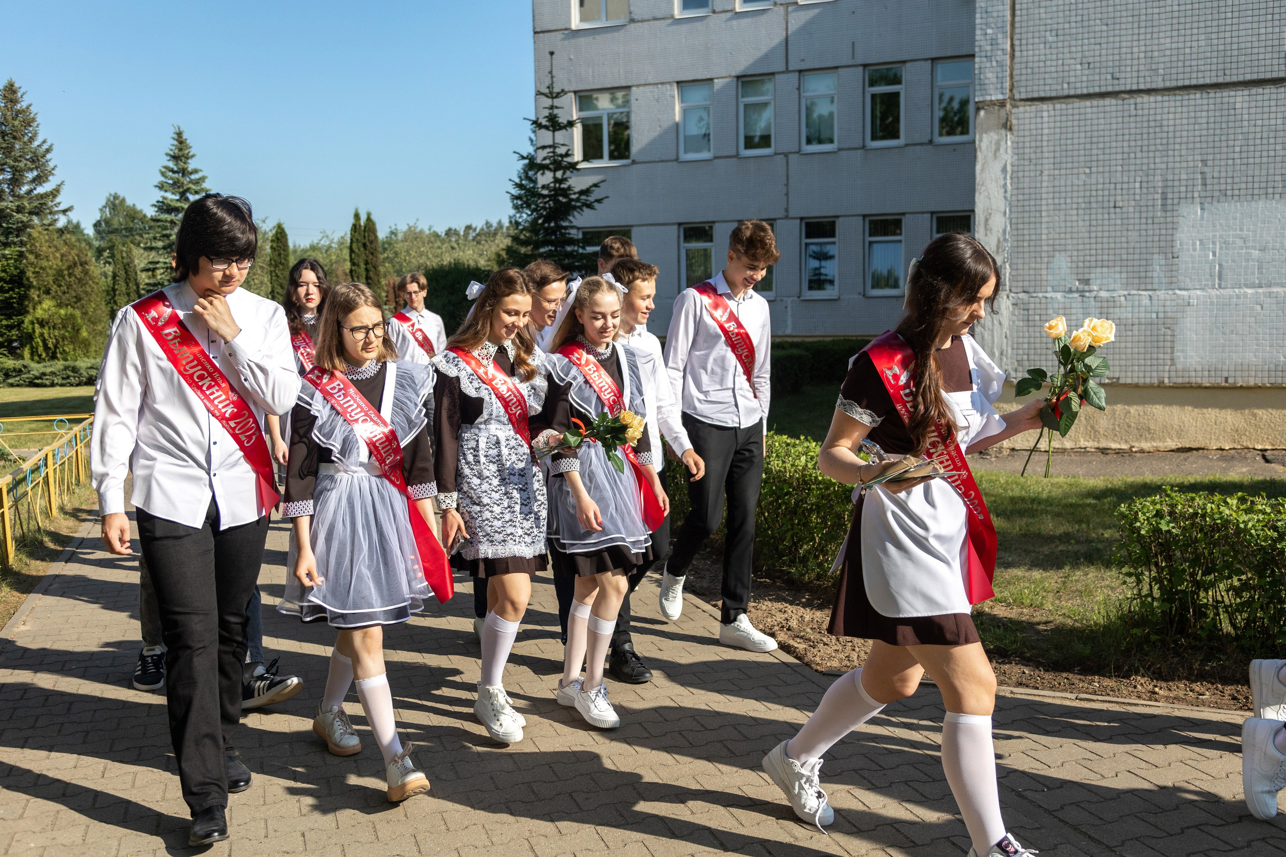 Выпускной в Жодино 2023. Профессиональный интерьерный и репортажный фотограф Минск и РБ. Максим Орлов