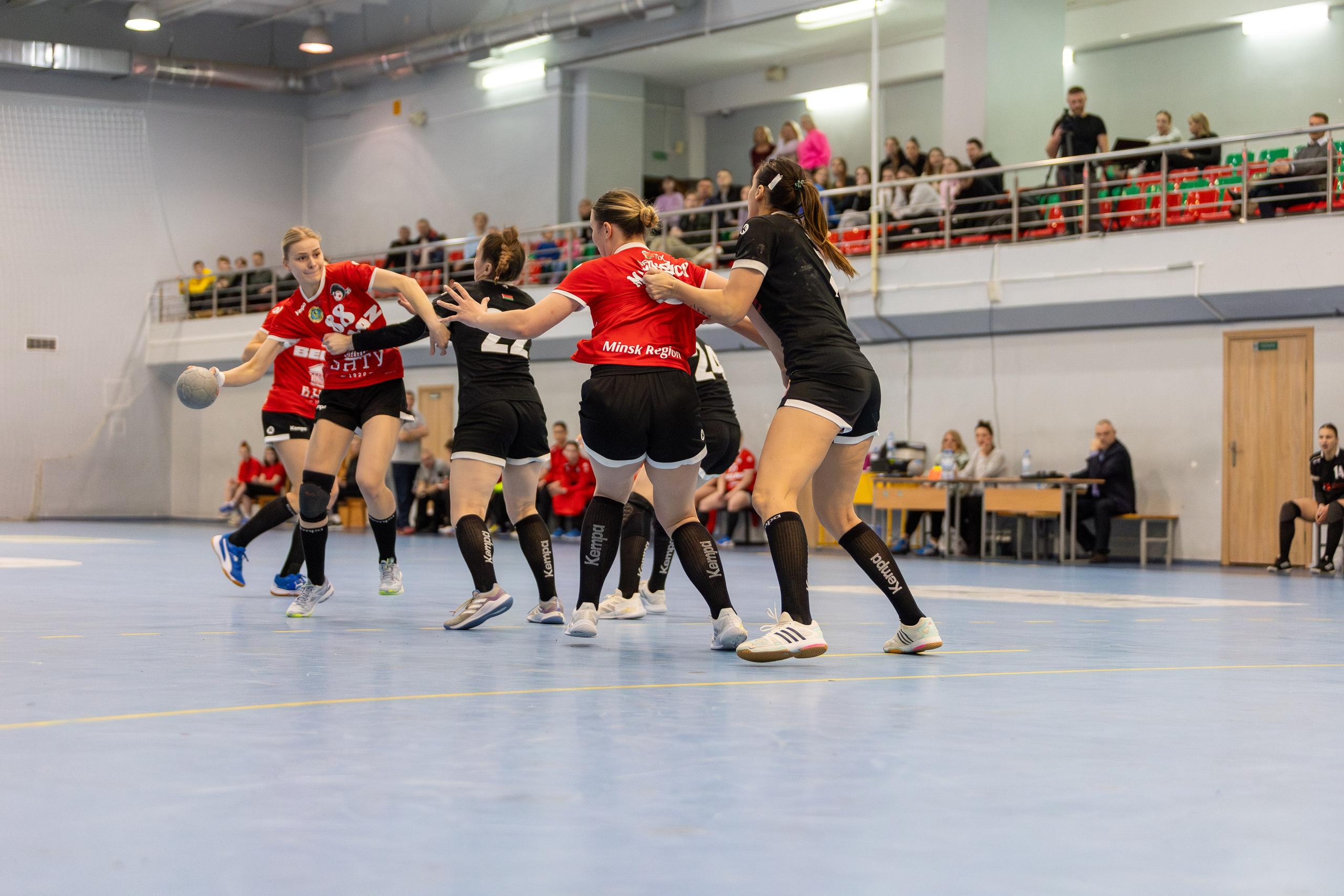 Гандбол. Лучшие кадры. БНТУ — Гродничанка. 13.12.2023. Профессиональный интерьерный и репортажный фотограф Минск и РБ. Максим Орлов