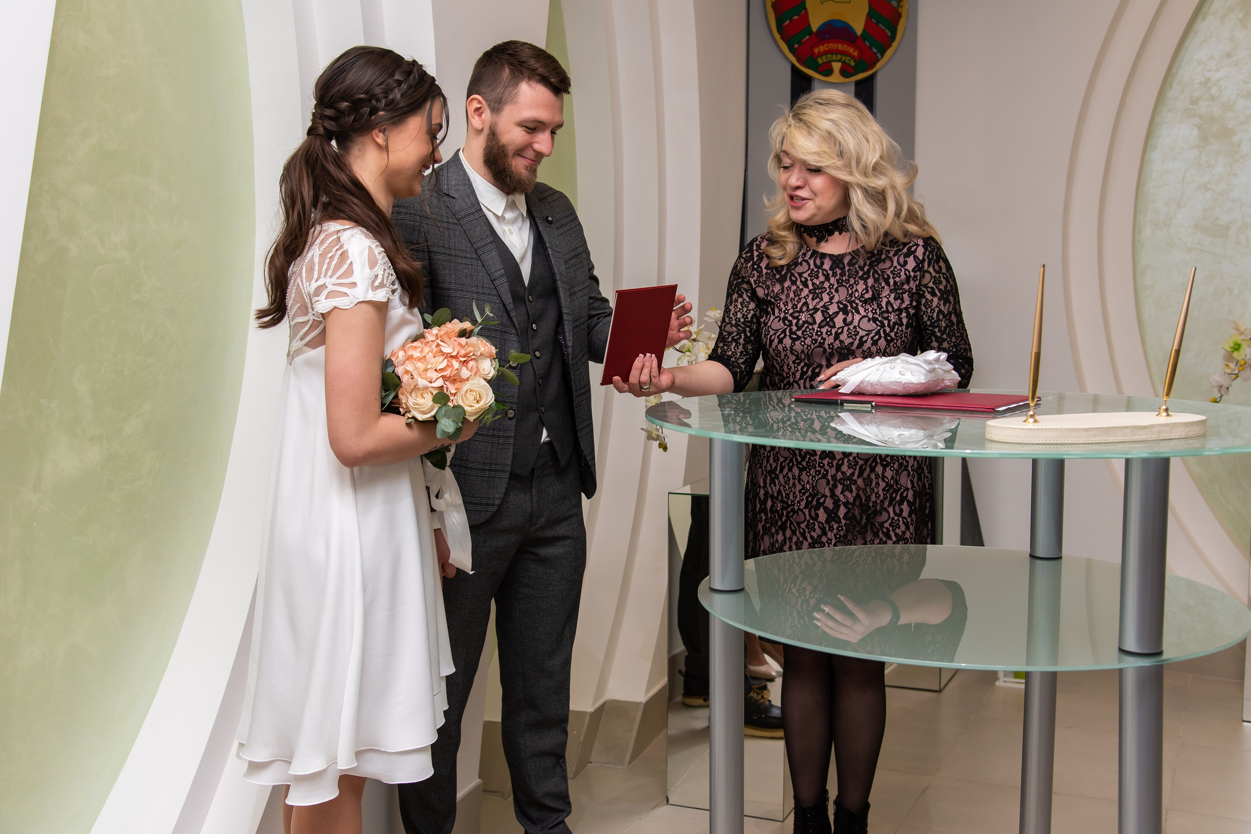 Роспись и прогулка Ростислава и Анастасии. Профессиональный интерьерный и репортажный фотограф Минск и РБ. Максим Орлов