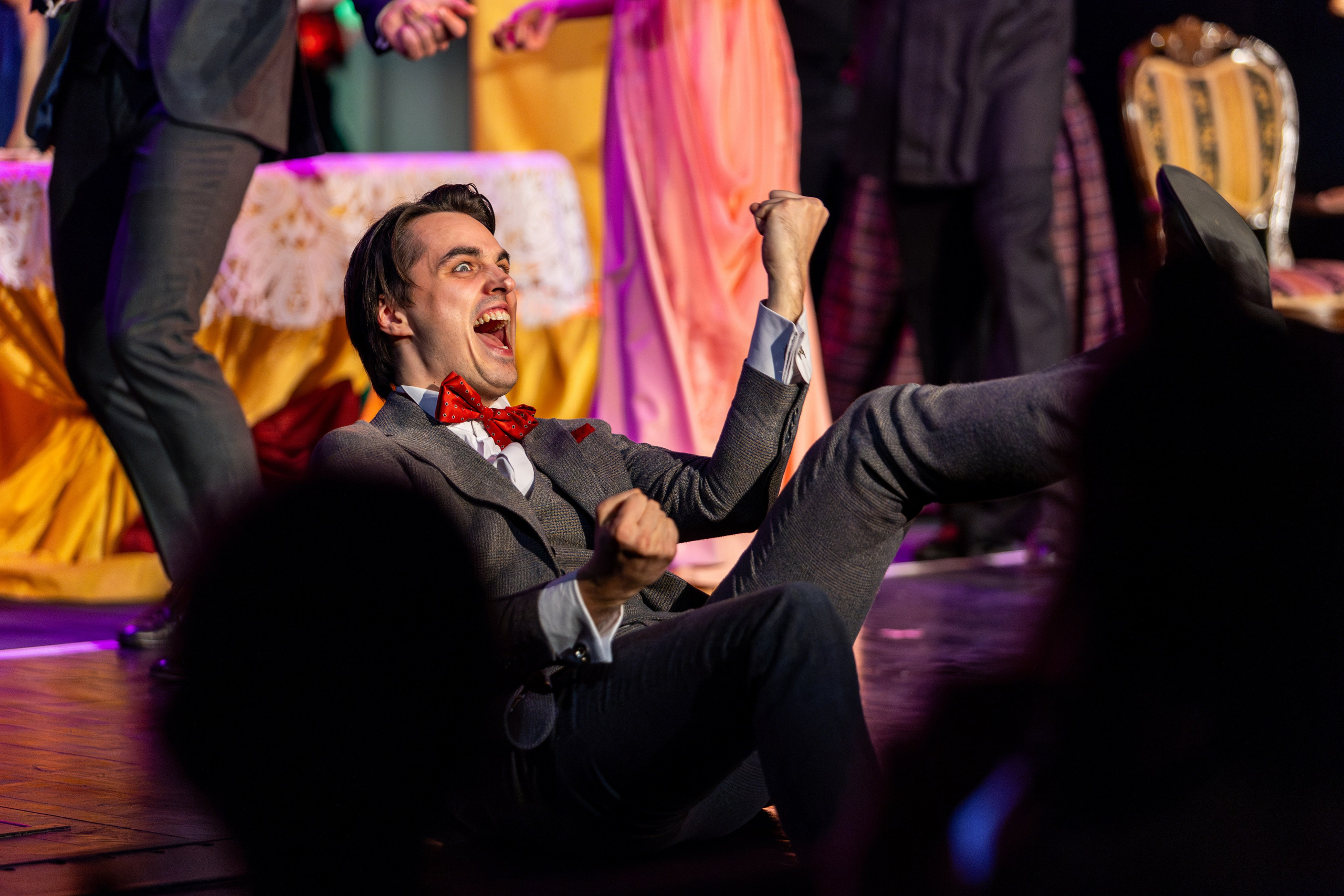 Новый театр «Как важно быть серьезным». Профессиональный интерьерный и репортажный фотограф Минск и РБ. Максим Орлов