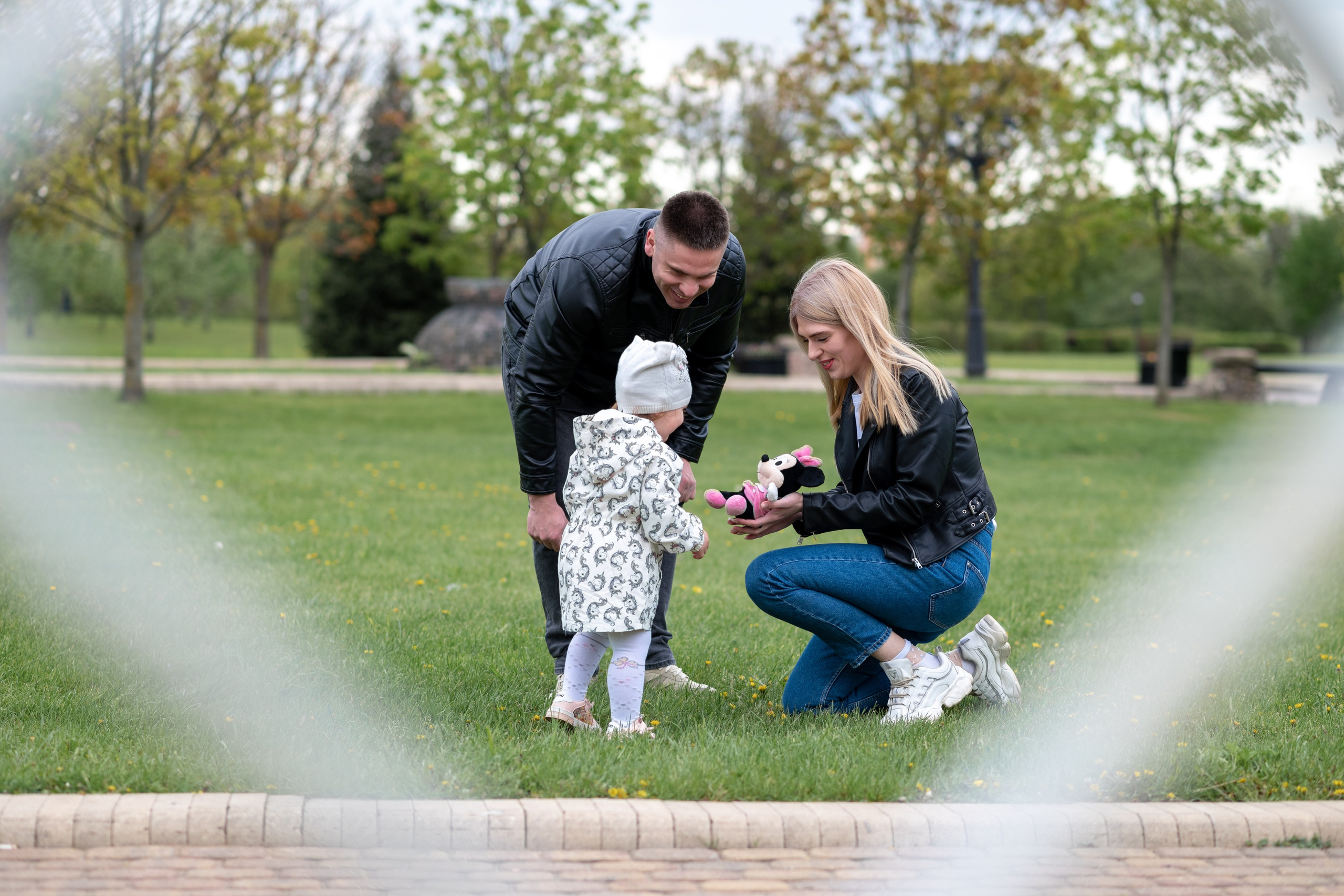 Олег, Каролина и Стефания. Профессиональный интерьерный и репортажный фотограф Минск и РБ. Максим Орлов