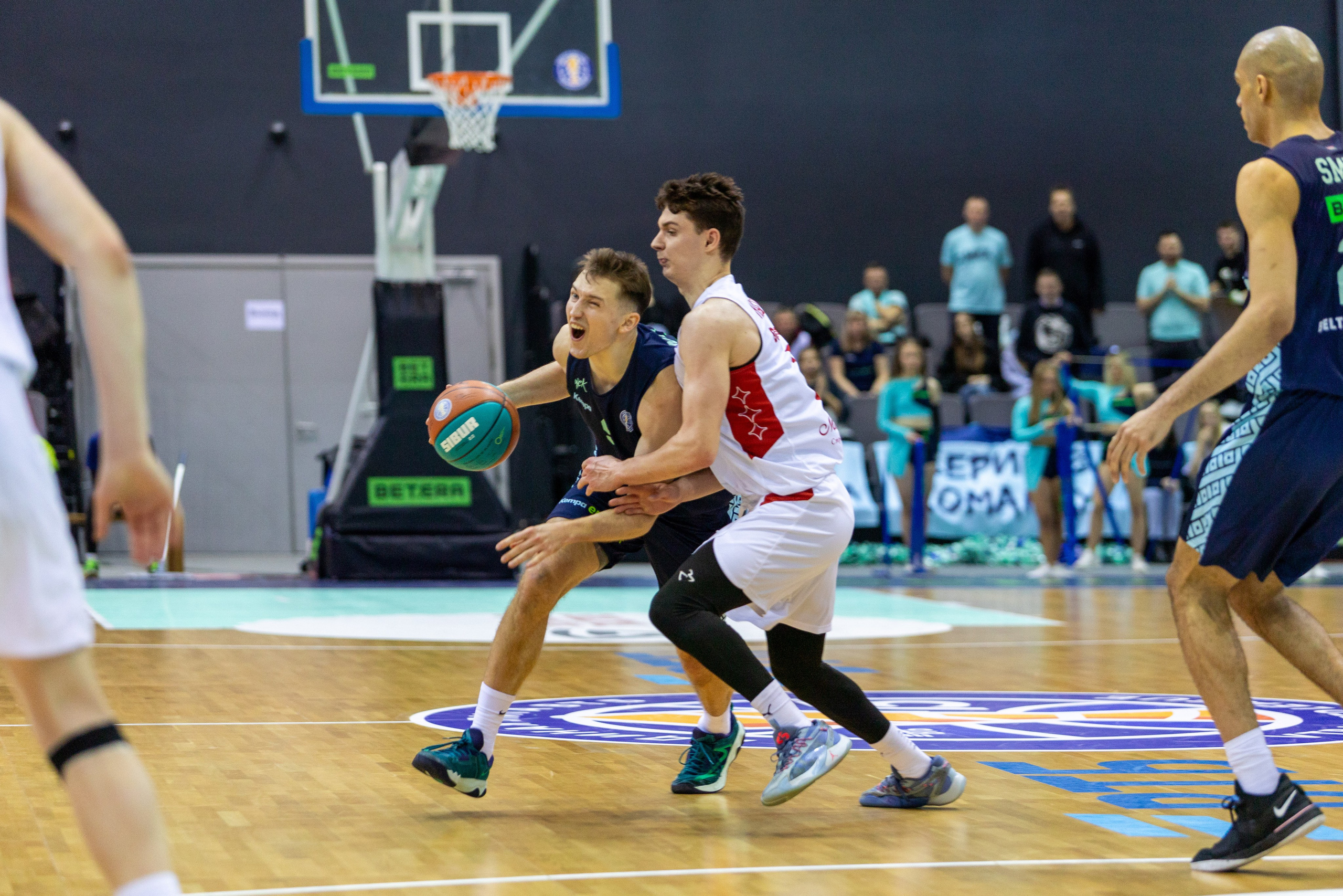 Баскетбол. Минск — MBA. 09.03.2024. Профессиональный интерьерный и репортажный фотограф Минск и РБ. Максим Орлов