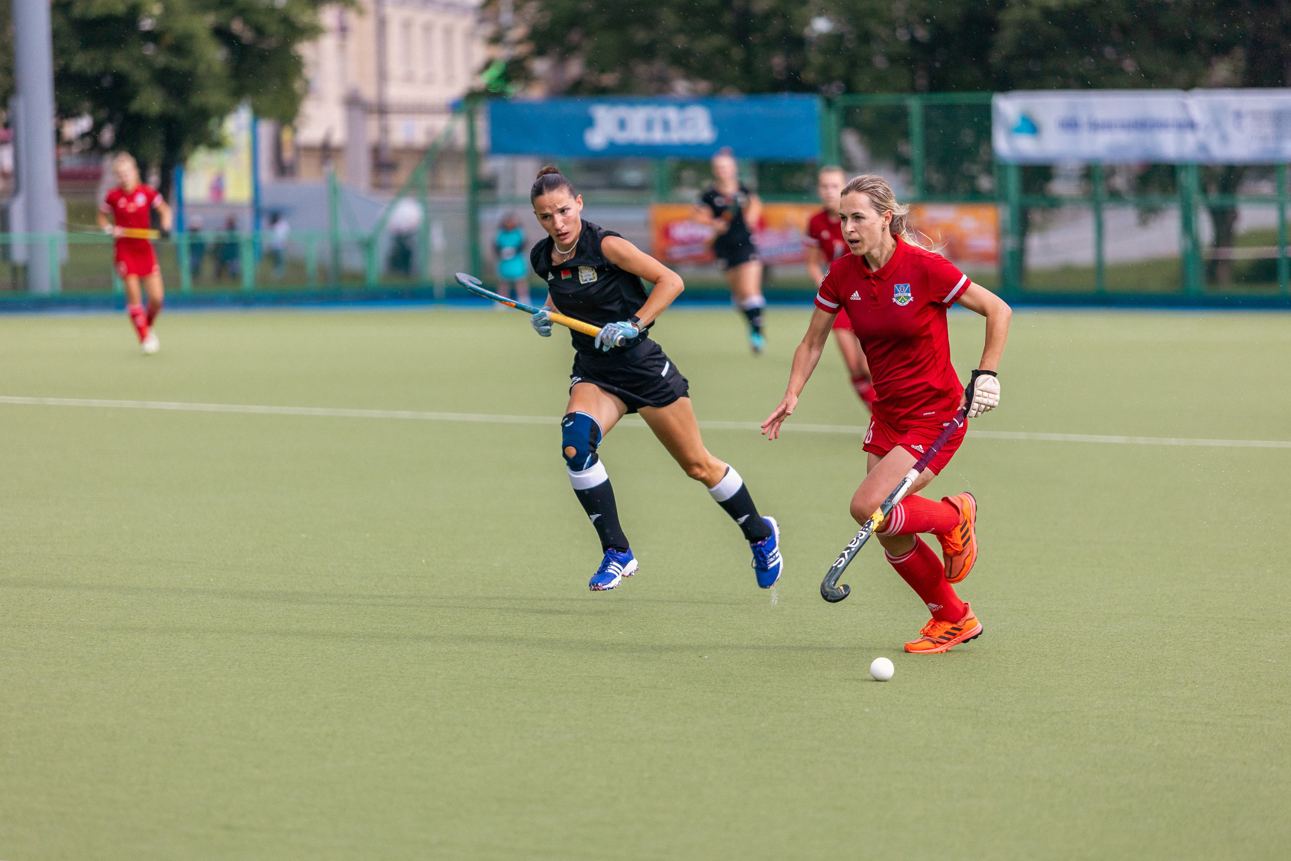 Хоккей на траве. Девушки. ХК Минск — ХК Виктория (Смолевичи) 10.06.2024. Профессиональный интерьерный и репортажный фотограф Минск и РБ. Максим Орлов