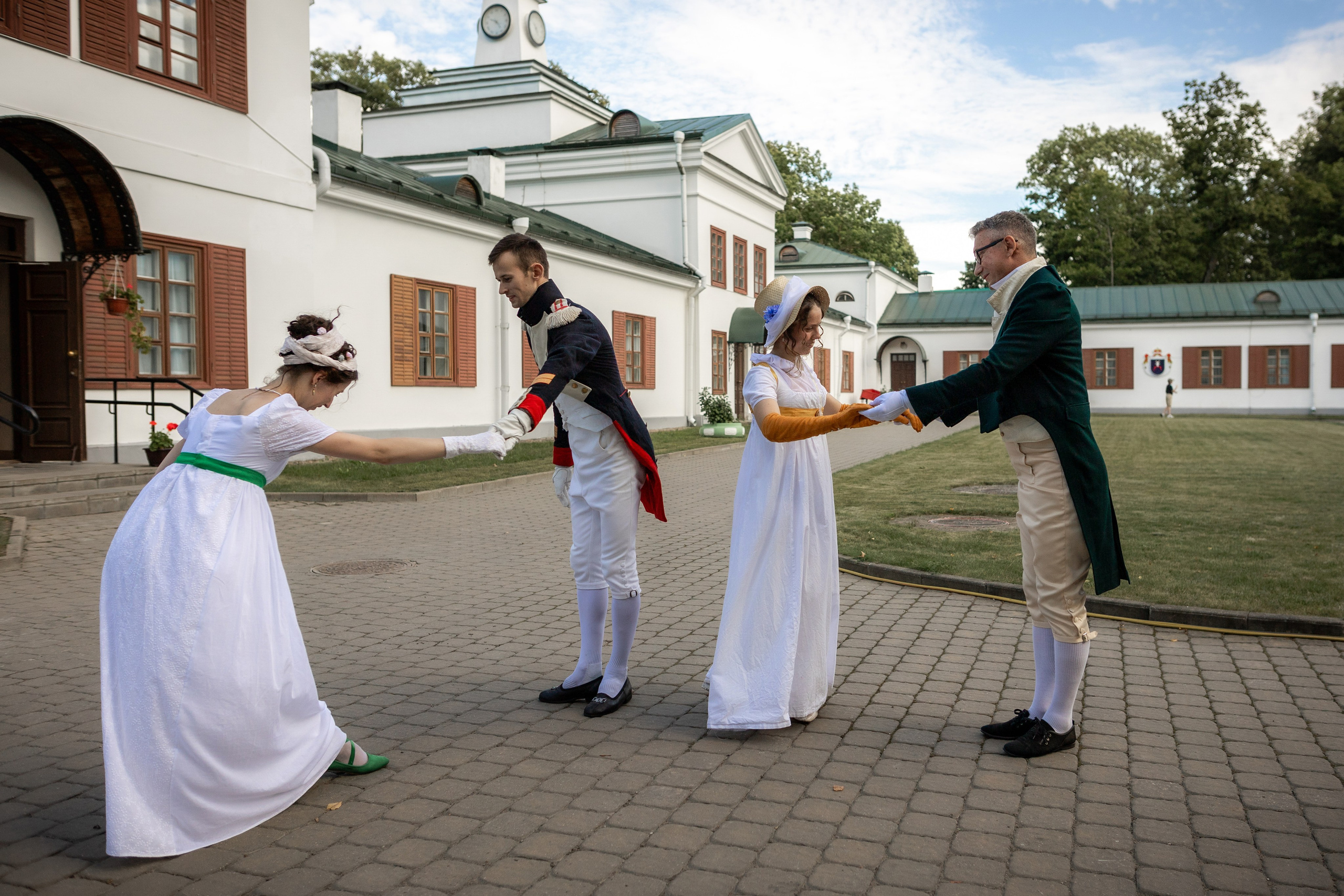 Пикник начала 19 века. Профессиональный интерьерный и репортажный фотограф Минск и РБ. Максим Орлов