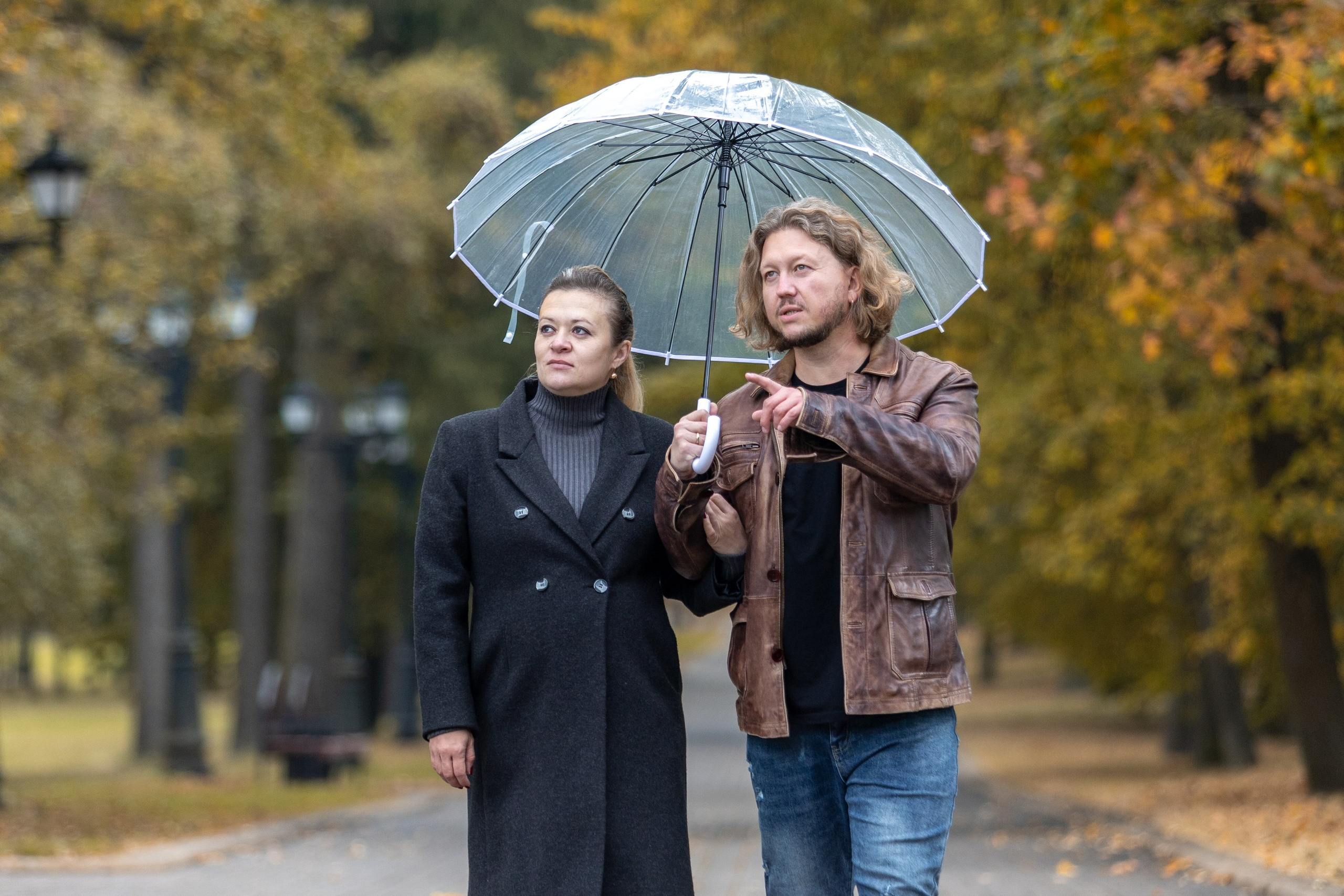 Олег и Марина. В ожидании. Фотосъемка в парке. Профессиональный интерьерный и репортажный фотограф Минск и РБ. Максим Орлов