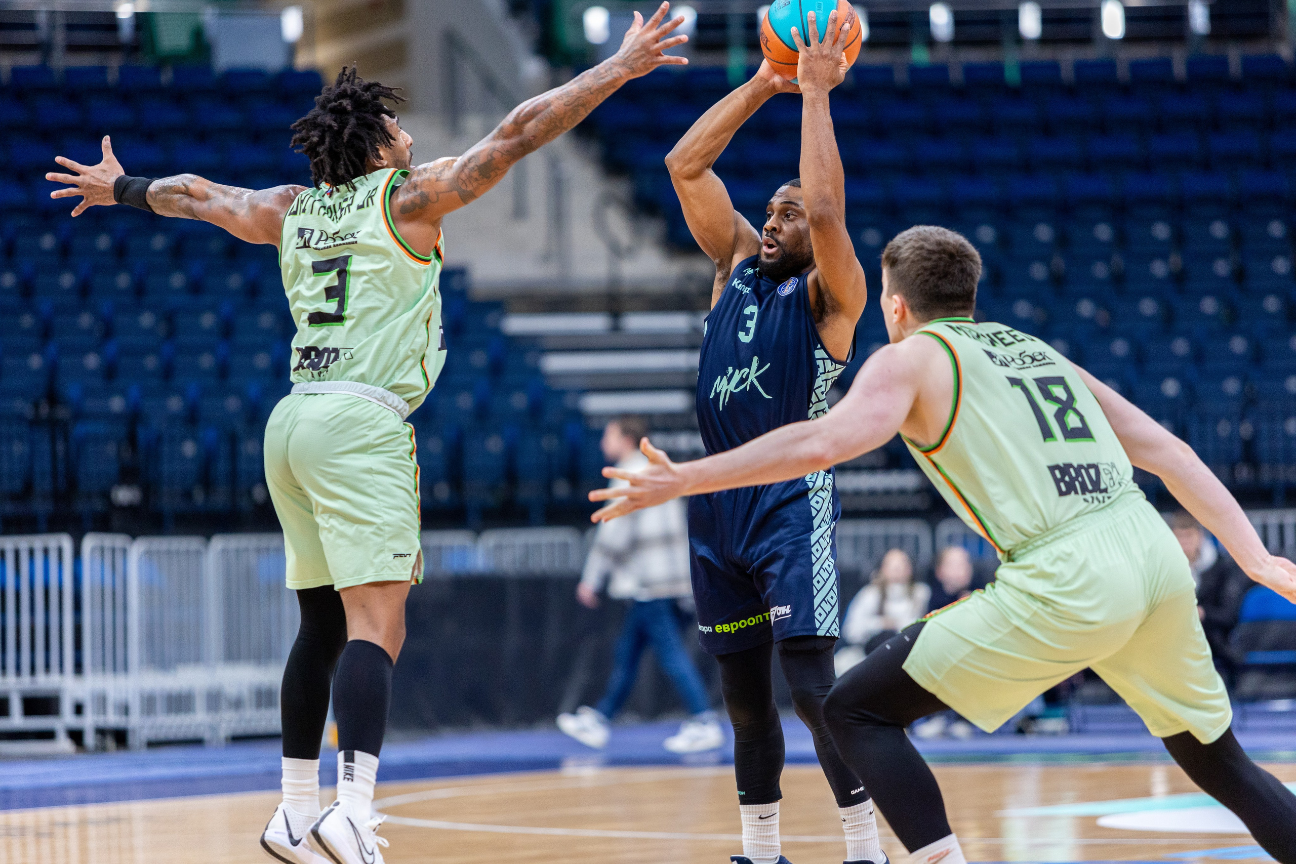 Баскетбол. Лучшие кадры. Минск — Уралмаш 13.02.2024. Профессиональный интерьерный и репортажный фотограф Минск и РБ. Максим Орлов