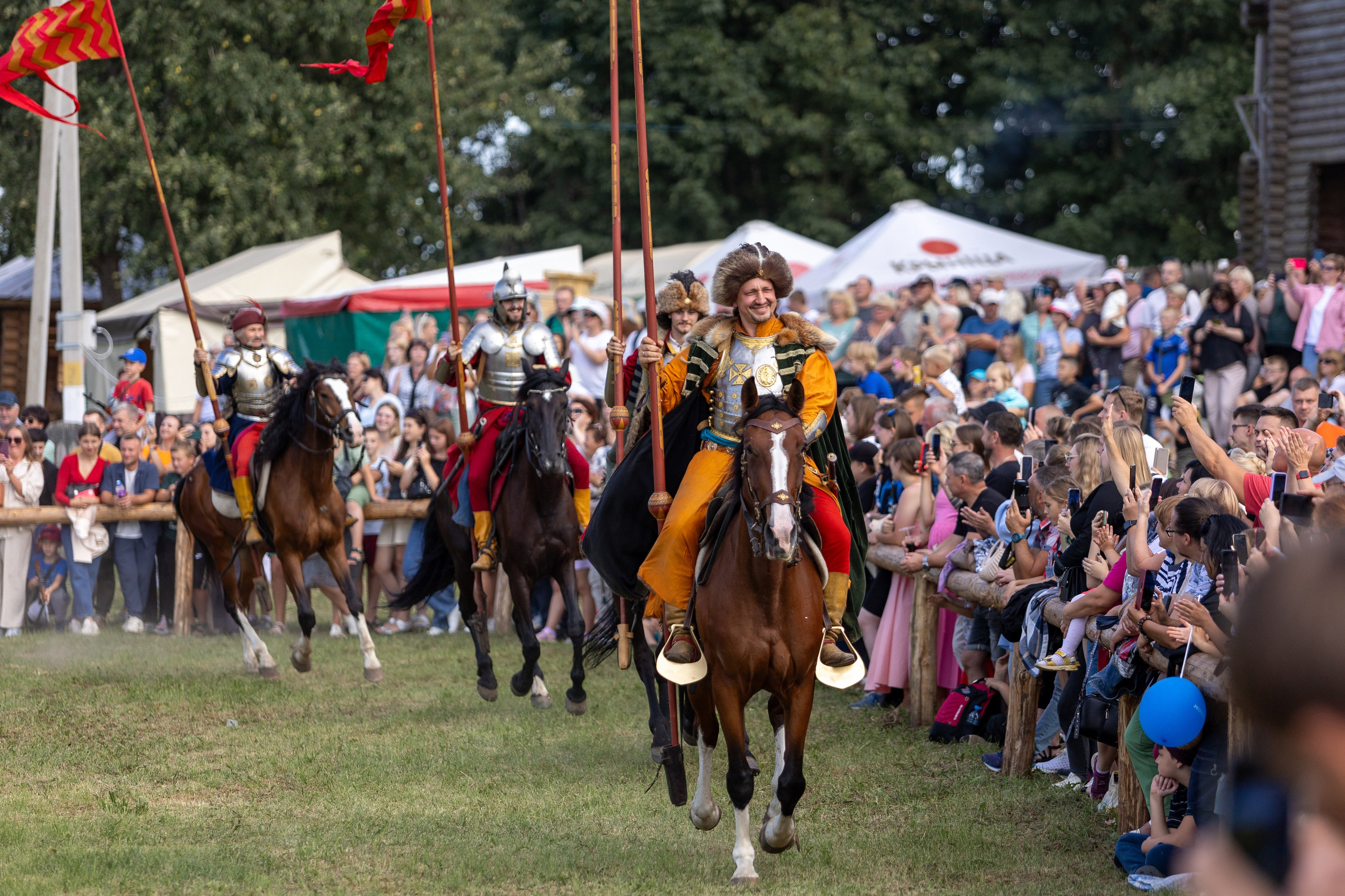 Рыцарский фест. Мстиславль. Профессиональный интерьерный и репортажный фотограф Минск и РБ. Максим Орлов