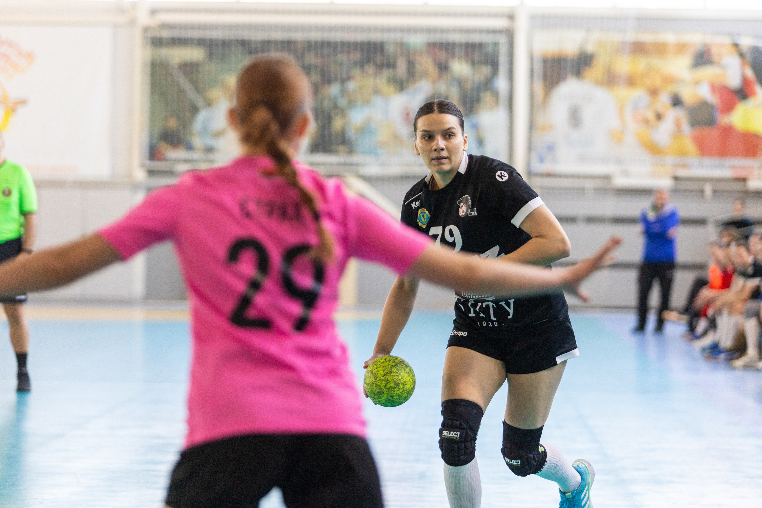 Женский гандбол. Лучшие кадры. БНТУ — Звезда. 08.02.2025. Профессиональный интерьерный и репортажный фотограф Минск и РБ. Максим Орлов