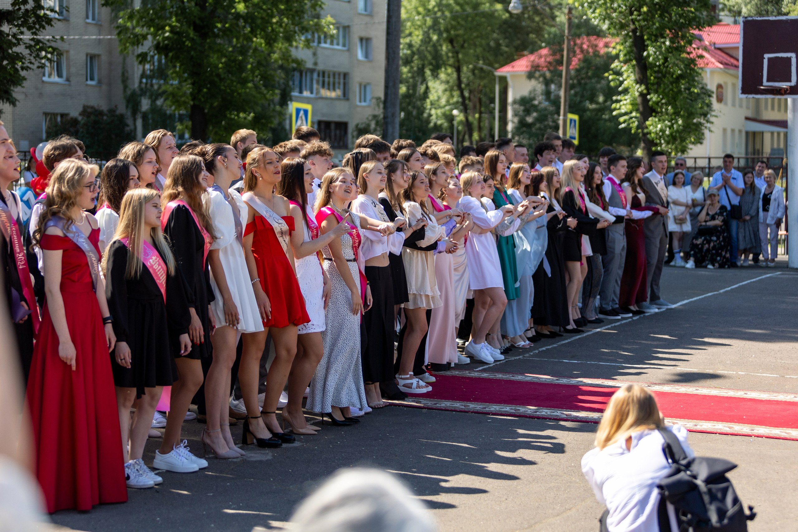 Школа 47. Последний звонок. Профессиональный интерьерный и репортажный фотограф Минск и РБ. Максим Орлов