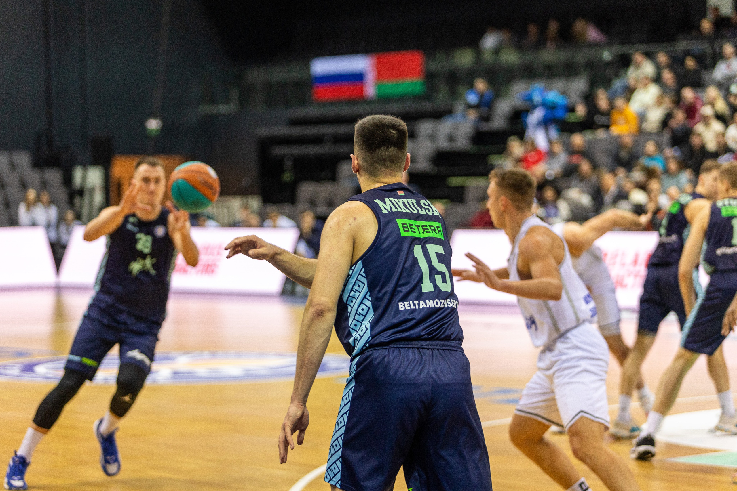 Баскетбол. Лучшие кадры. Минск — Енисей. 11.12.2023. Профессиональный интерьерный и репортажный фотограф Минск и РБ. Максим Орлов