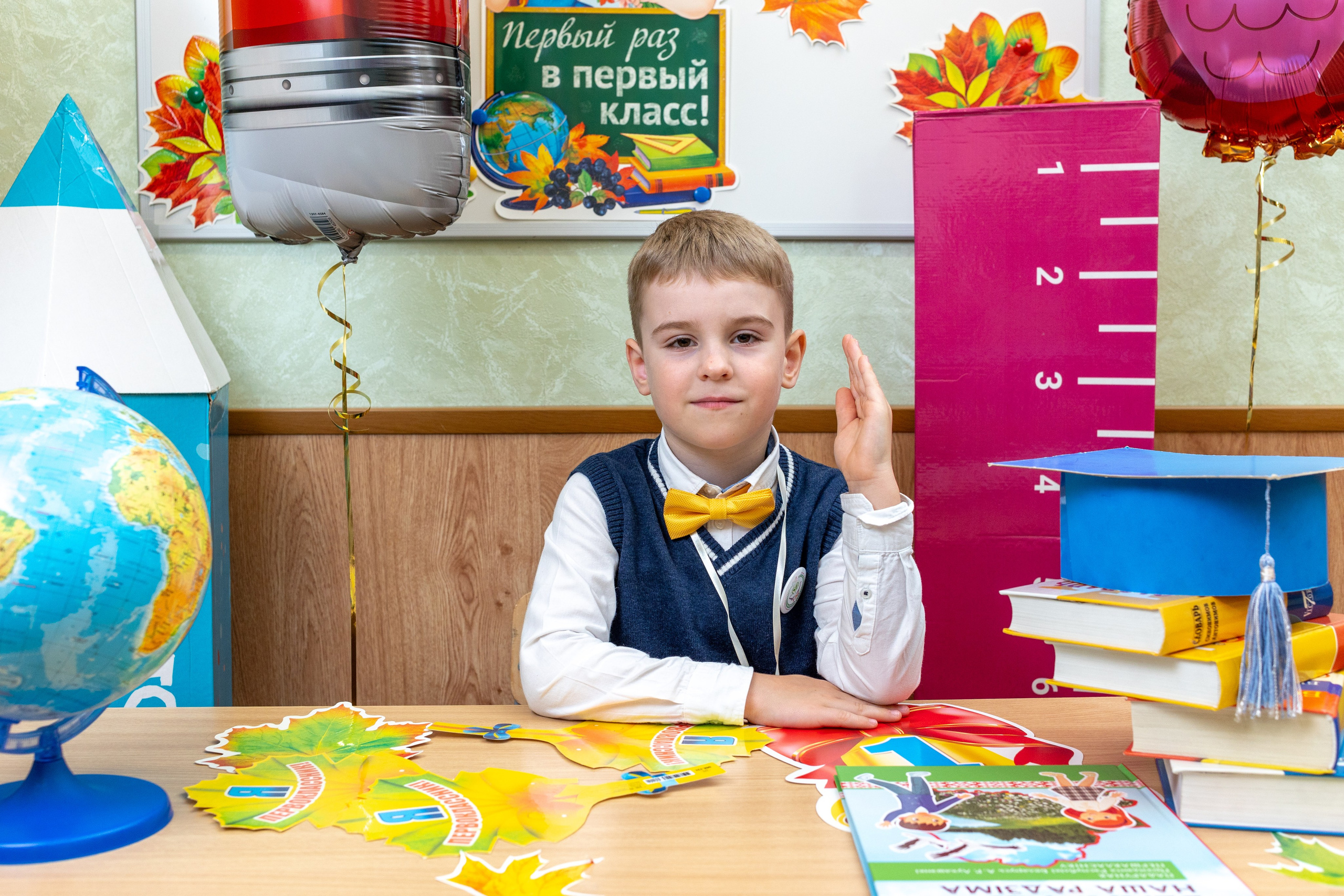 Линейка 1 сентября 2023 г. Профессиональный интерьерный и репортажный фотограф Минск и РБ. Максим Орлов