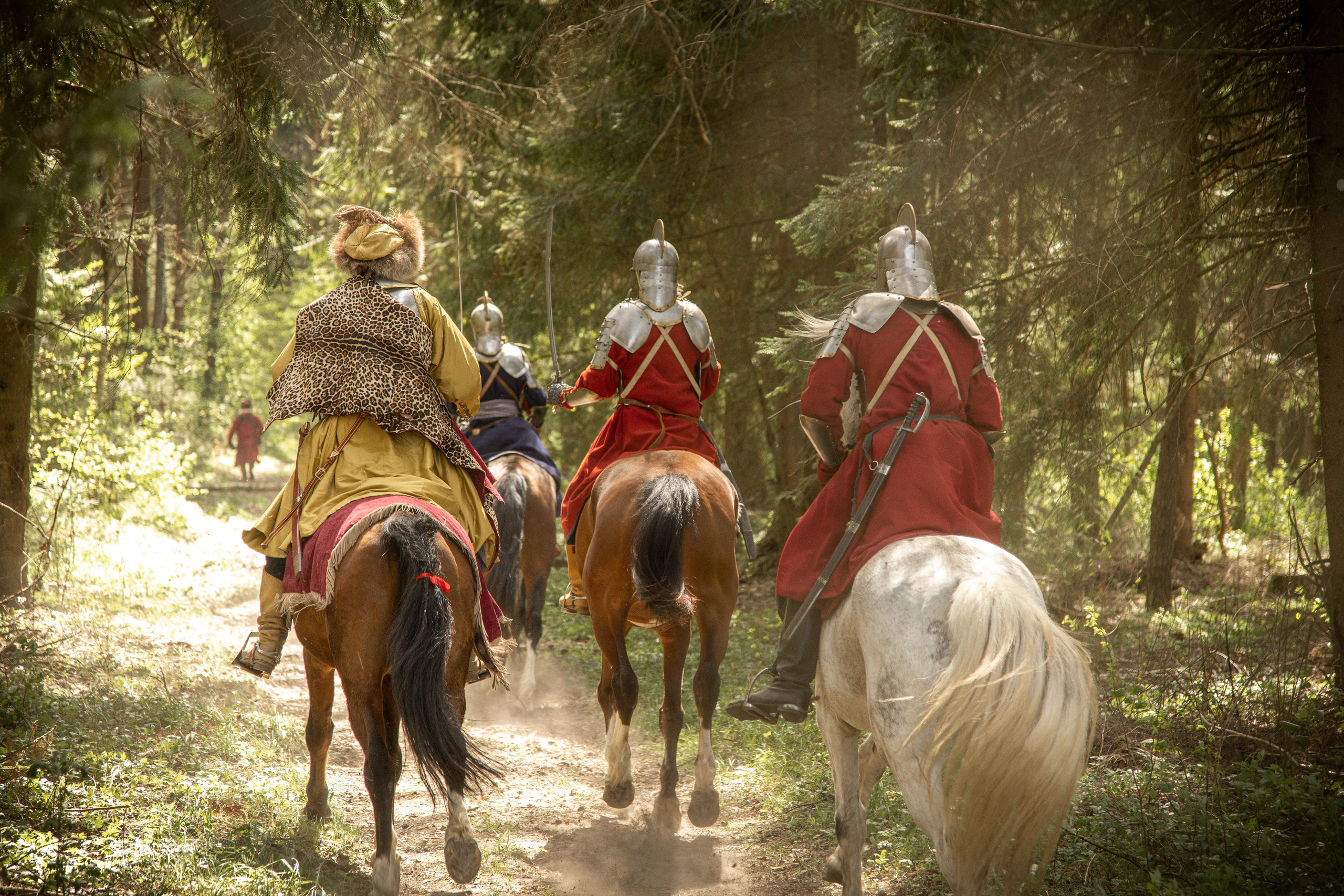 Золотая шпора. Огнем и мечем. День второй. Вылазка в лес. Штурм фортеции. Княжеский пир. Профессиональный интерьерный и репортажный фотограф Минск и РБ. Максим Орлов