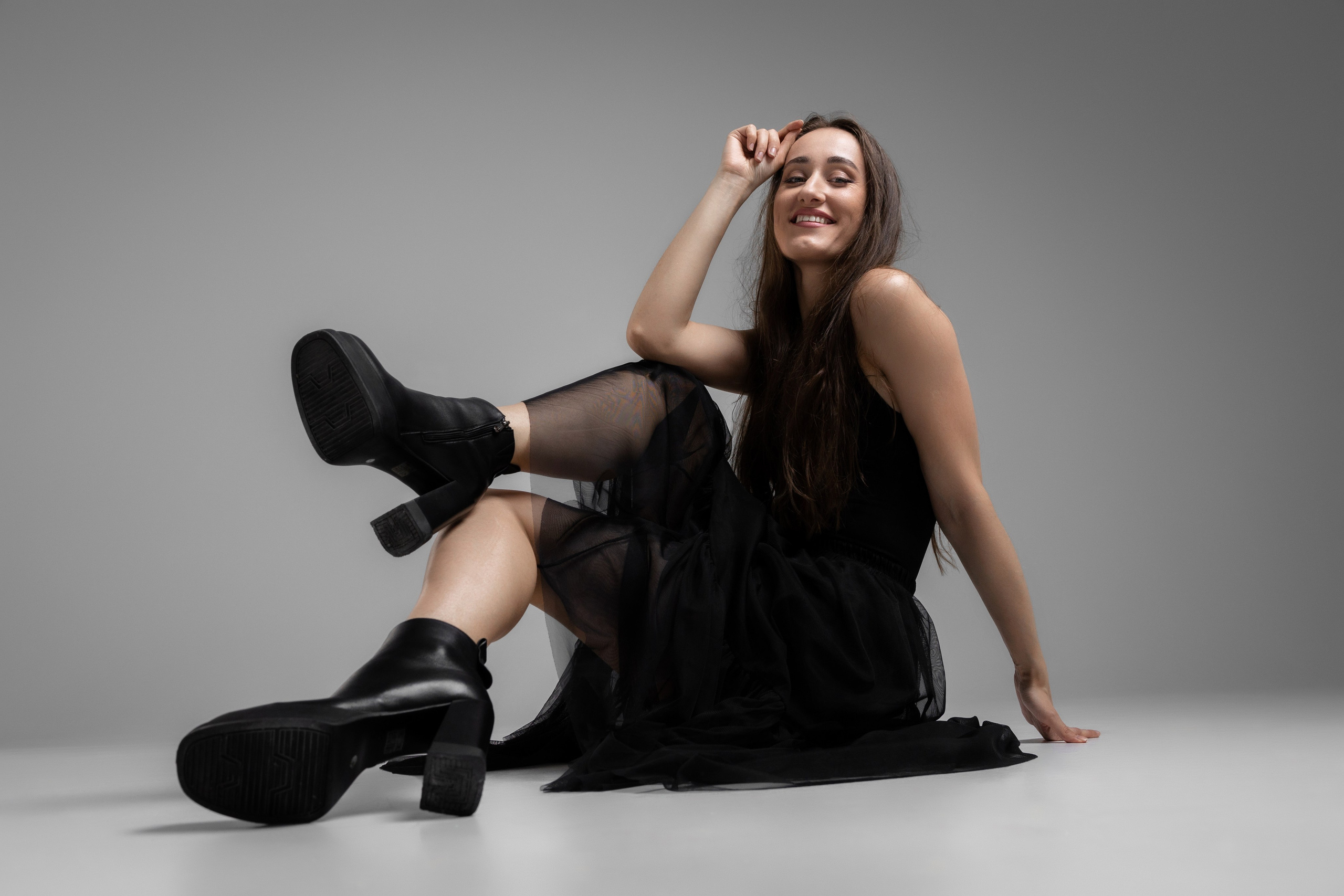 Алена (студийная на циклораме). Профессиональный интерьерный и репортажный фотограф Минск и РБ. Максим Орлов