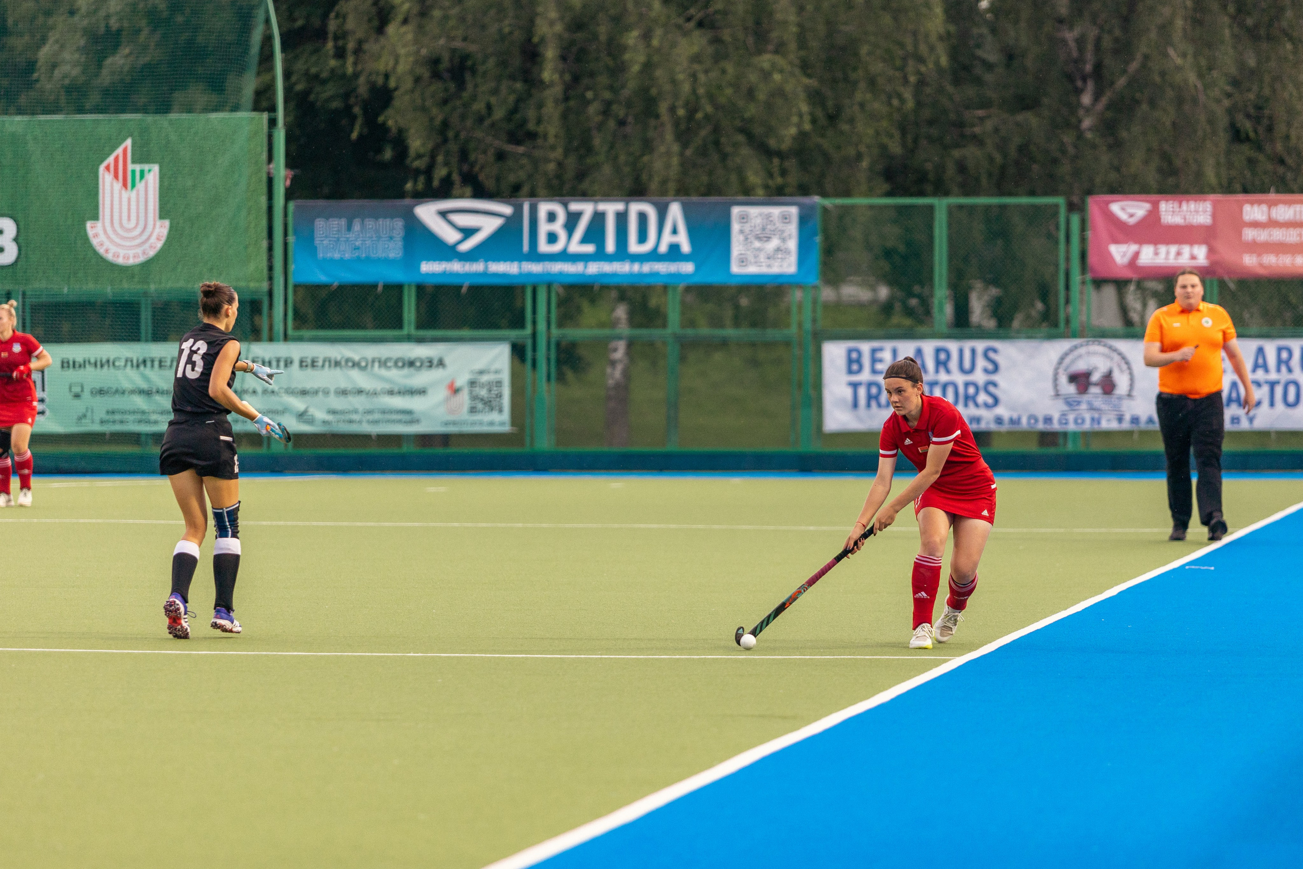 Хоккей на траве. Девушки. ХК Минск — ХК Виктория (Смолевичи) 10.06.2024. Профессиональный интерьерный и репортажный фотограф Минск и РБ. Максим Орлов