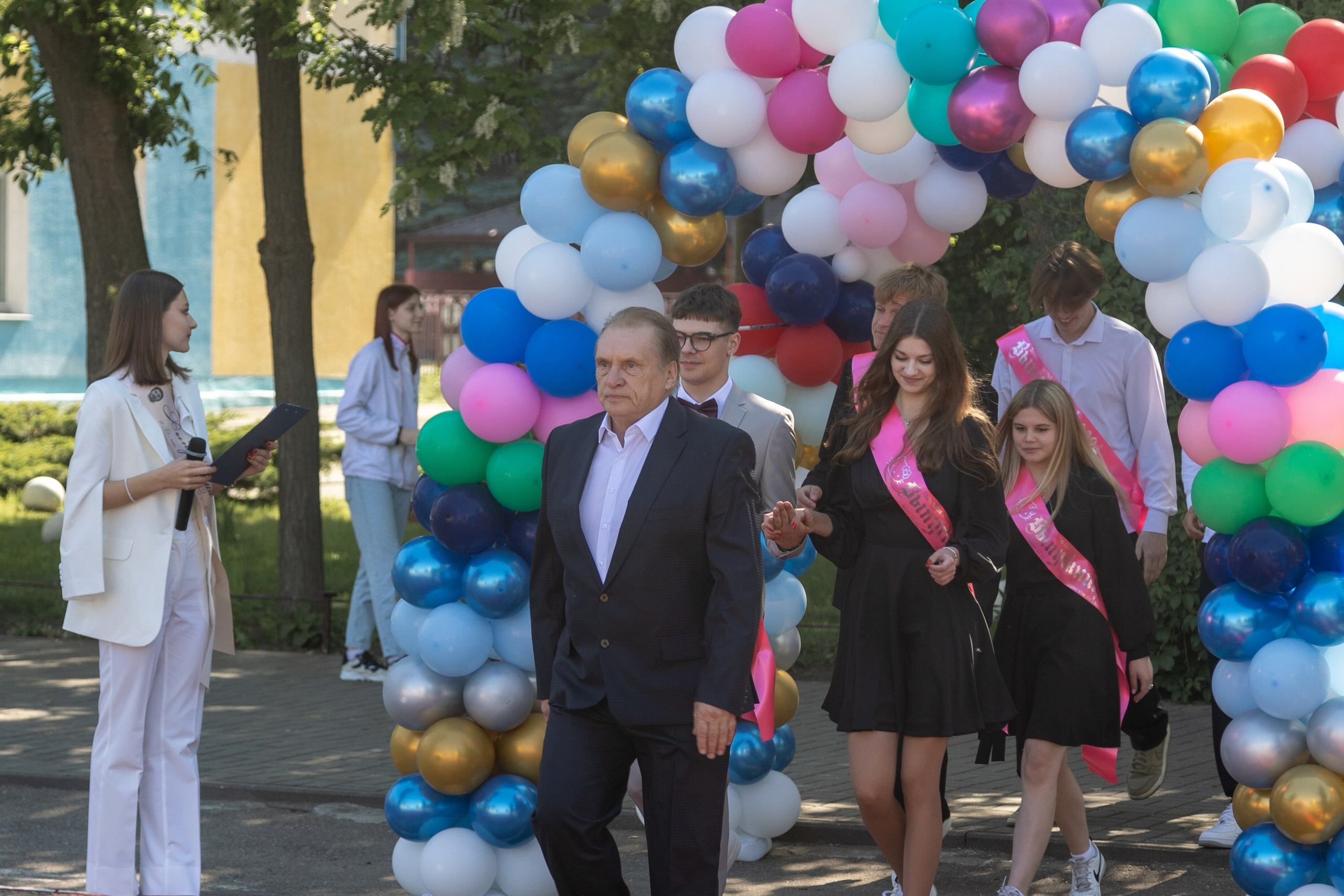 Школа 47. Последний звонок. Профессиональный интерьерный и репортажный фотограф Минск и РБ. Максим Орлов