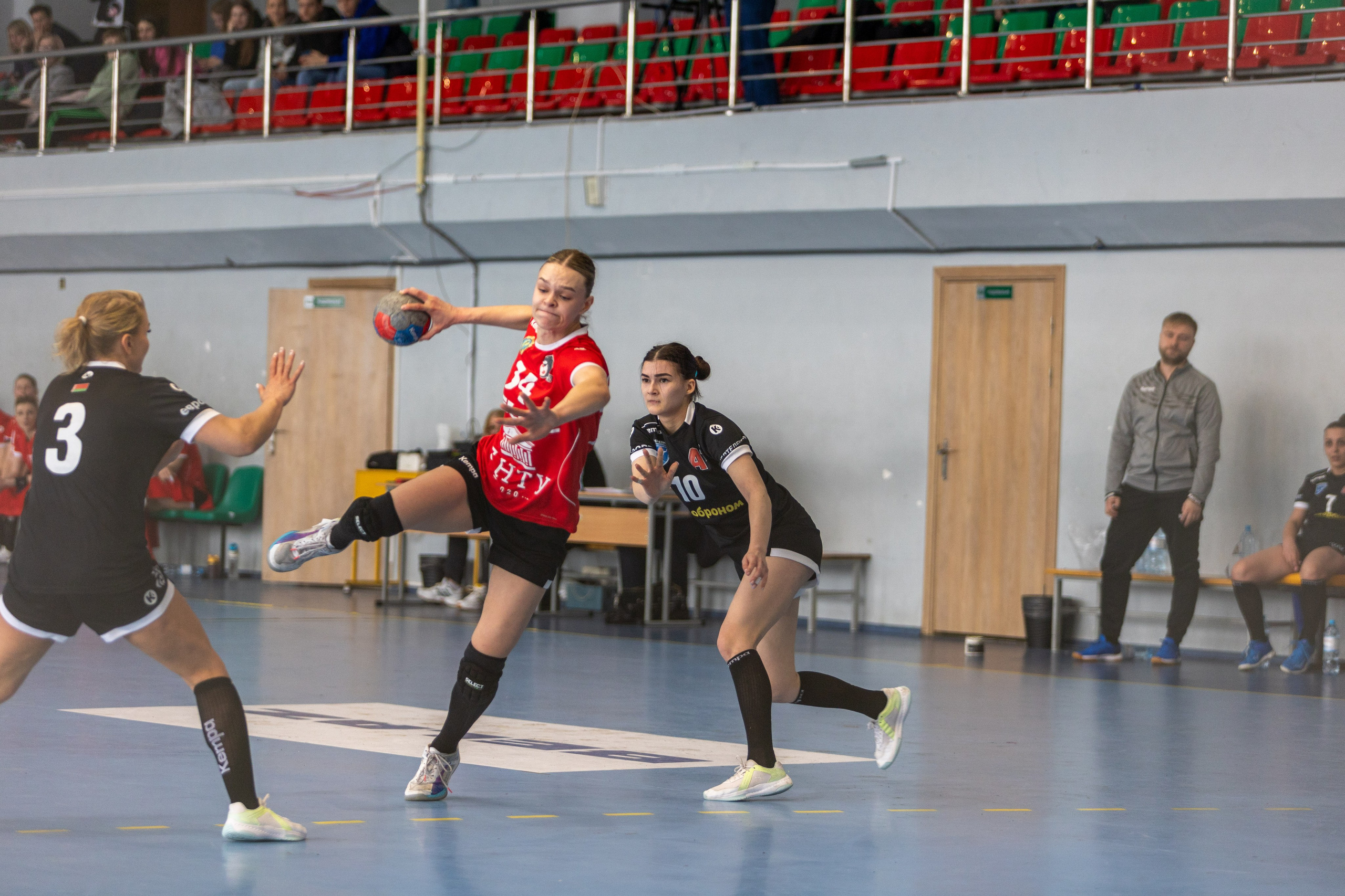 Гандбол. БНТУ — Березина. Профессиональный интерьерный и репортажный фотограф Минск и РБ. Максим Орлов