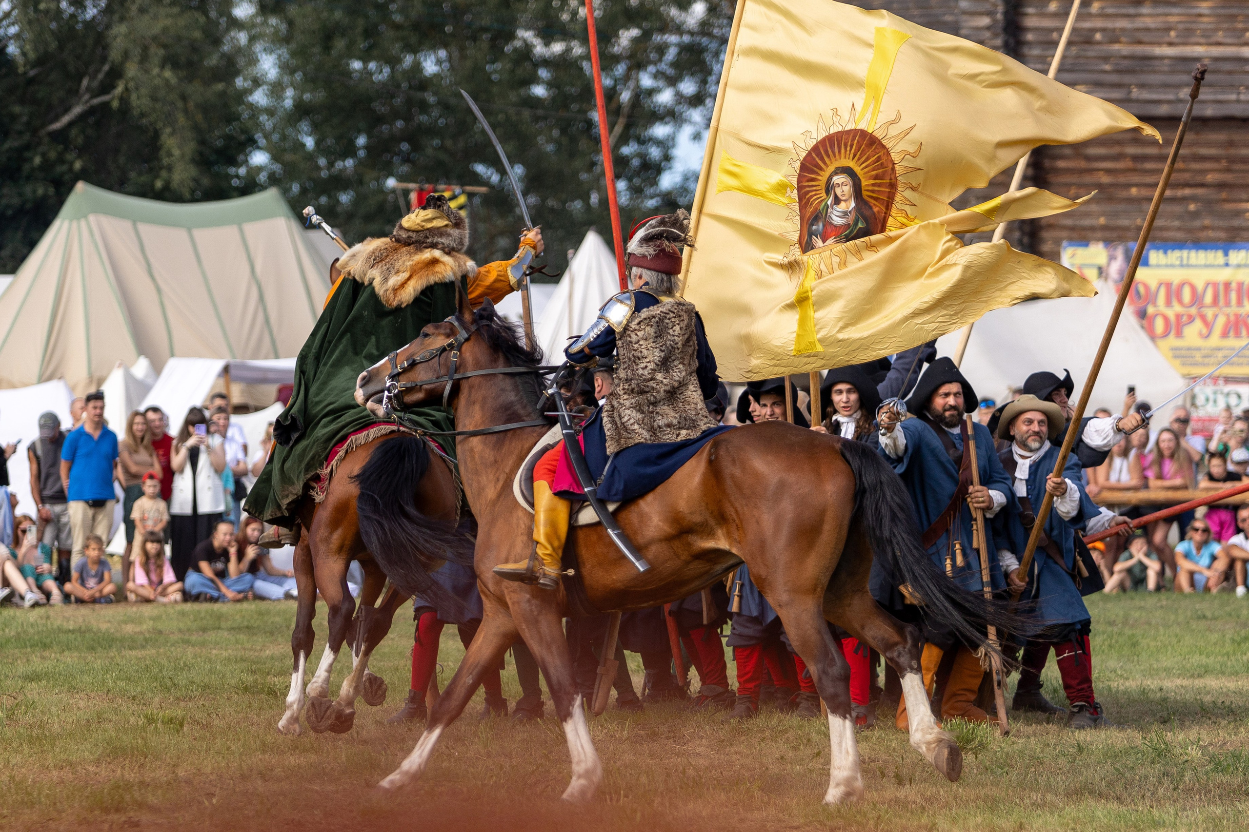 Рыцарский фест. Мстиславль. Профессиональный интерьерный и репортажный фотограф Минск и РБ. Максим Орлов