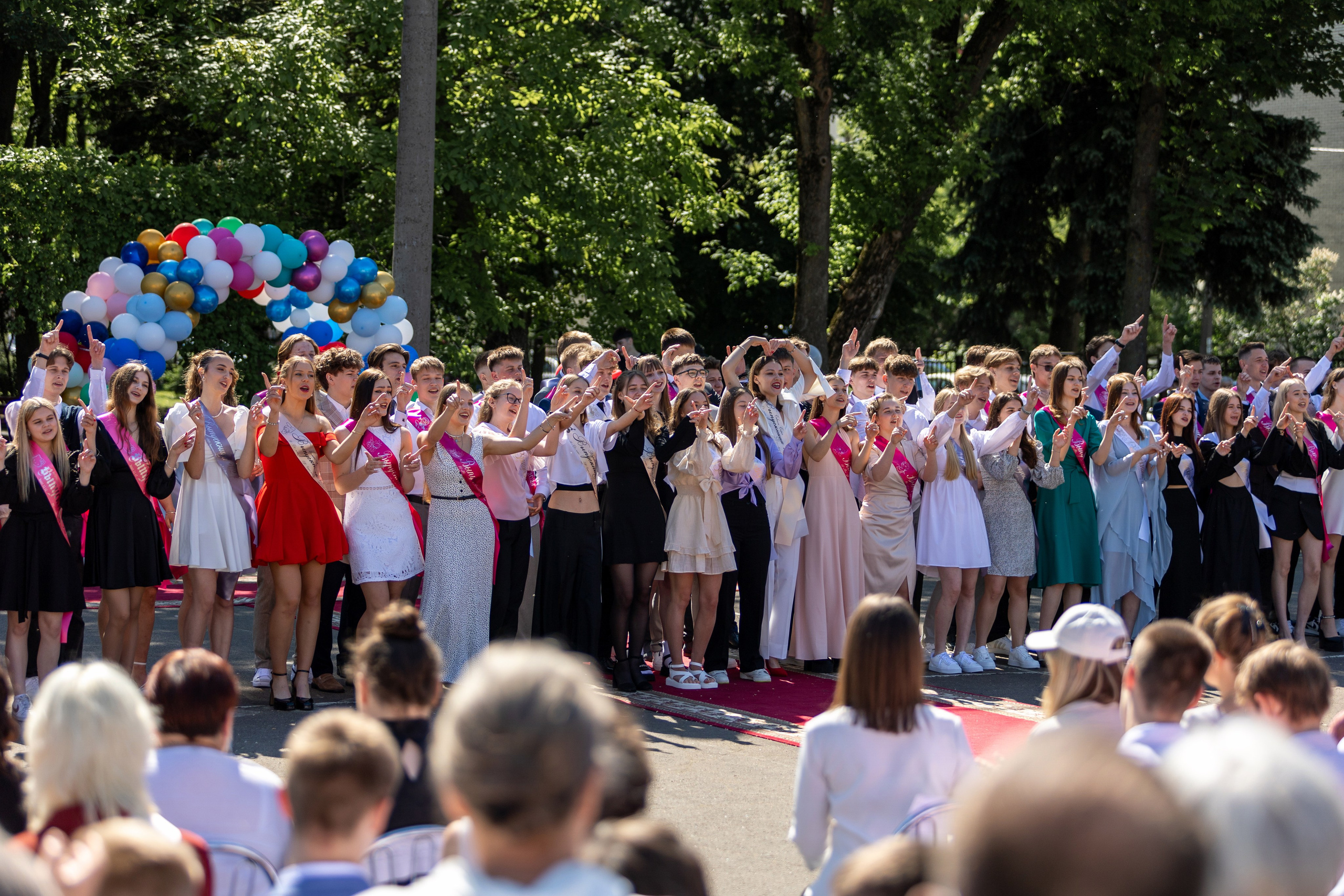 Школа 47. Последний звонок. Профессиональный интерьерный и репортажный фотограф Минск и РБ. Максим Орлов