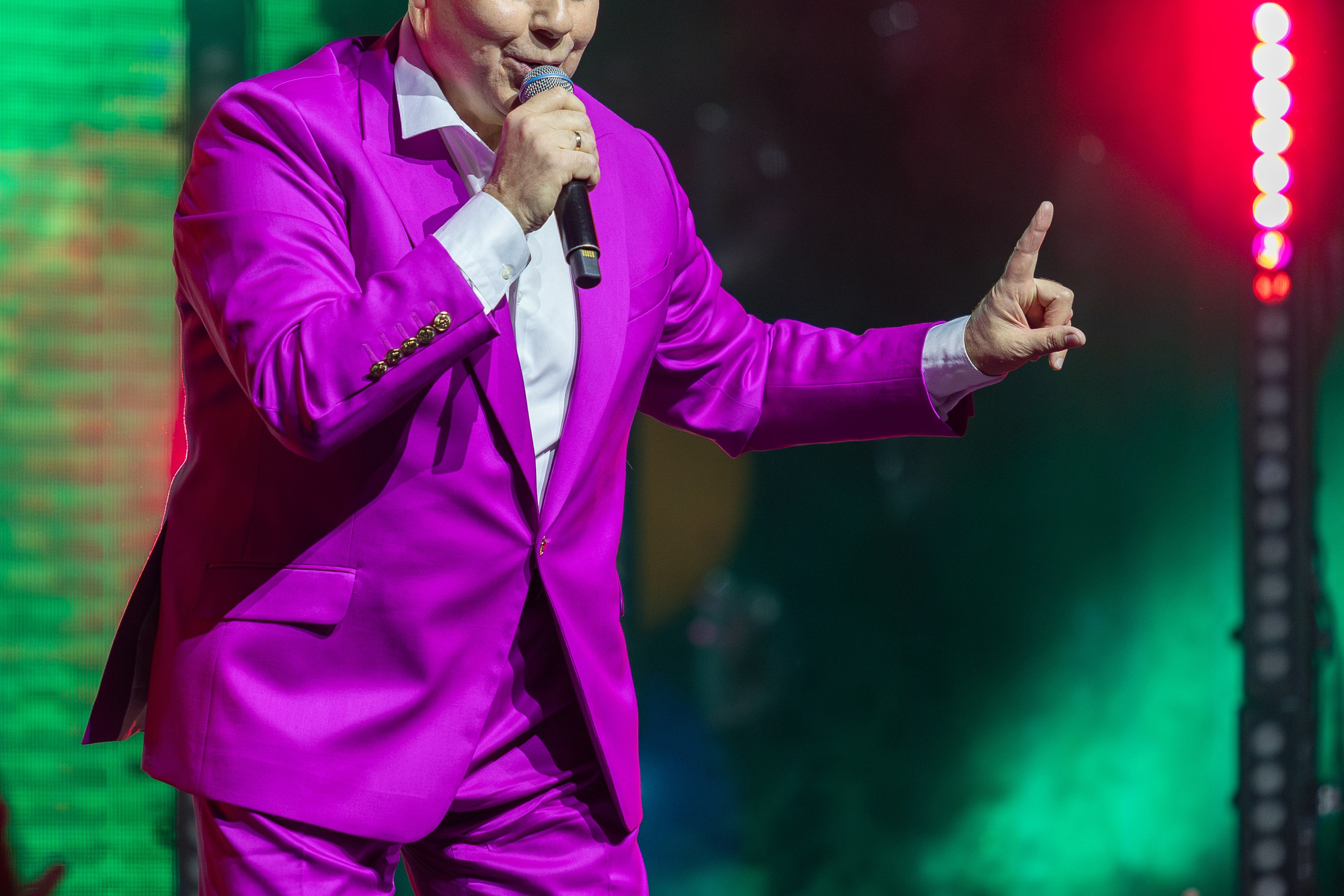 Концерт Насти Кравченко. Профессиональный интерьерный и репортажный фотограф Минск и РБ. Максим Орлов