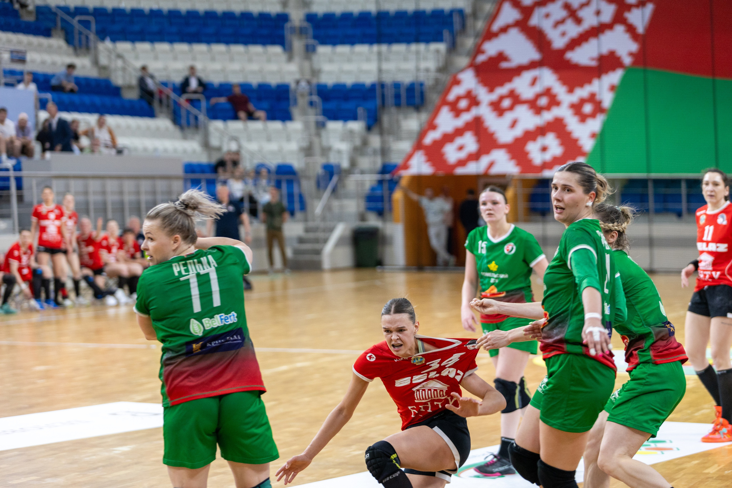 Гандбол. Финал. БНТУ — Гомель. 25.05.2024. Профессиональный интерьерный и репортажный фотограф Минск и РБ. Максим Орлов