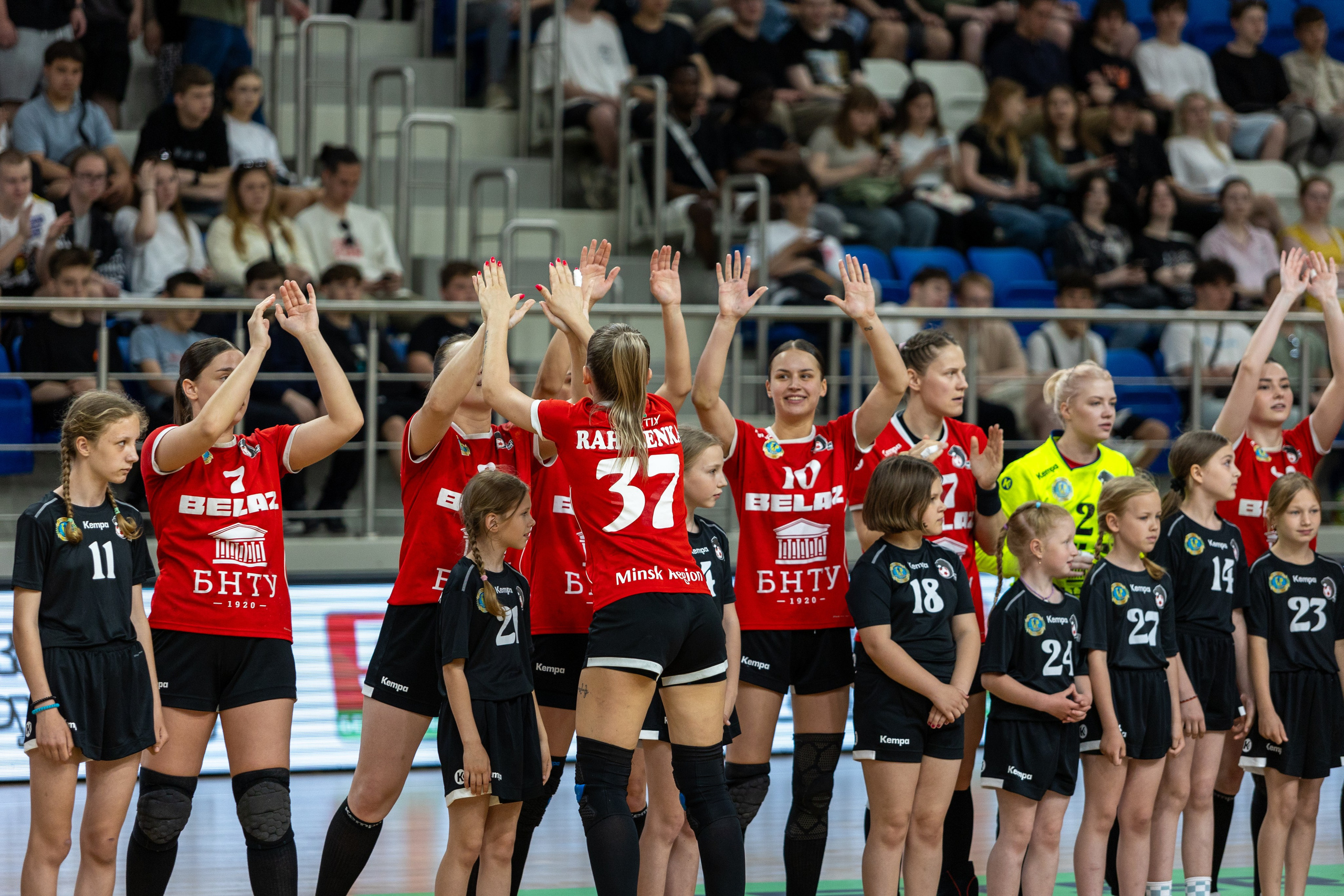 Гандбол. Финал. БНТУ — Гомель. 25.05.2024. Профессиональный интерьерный и репортажный фотограф Минск и РБ. Максим Орлов