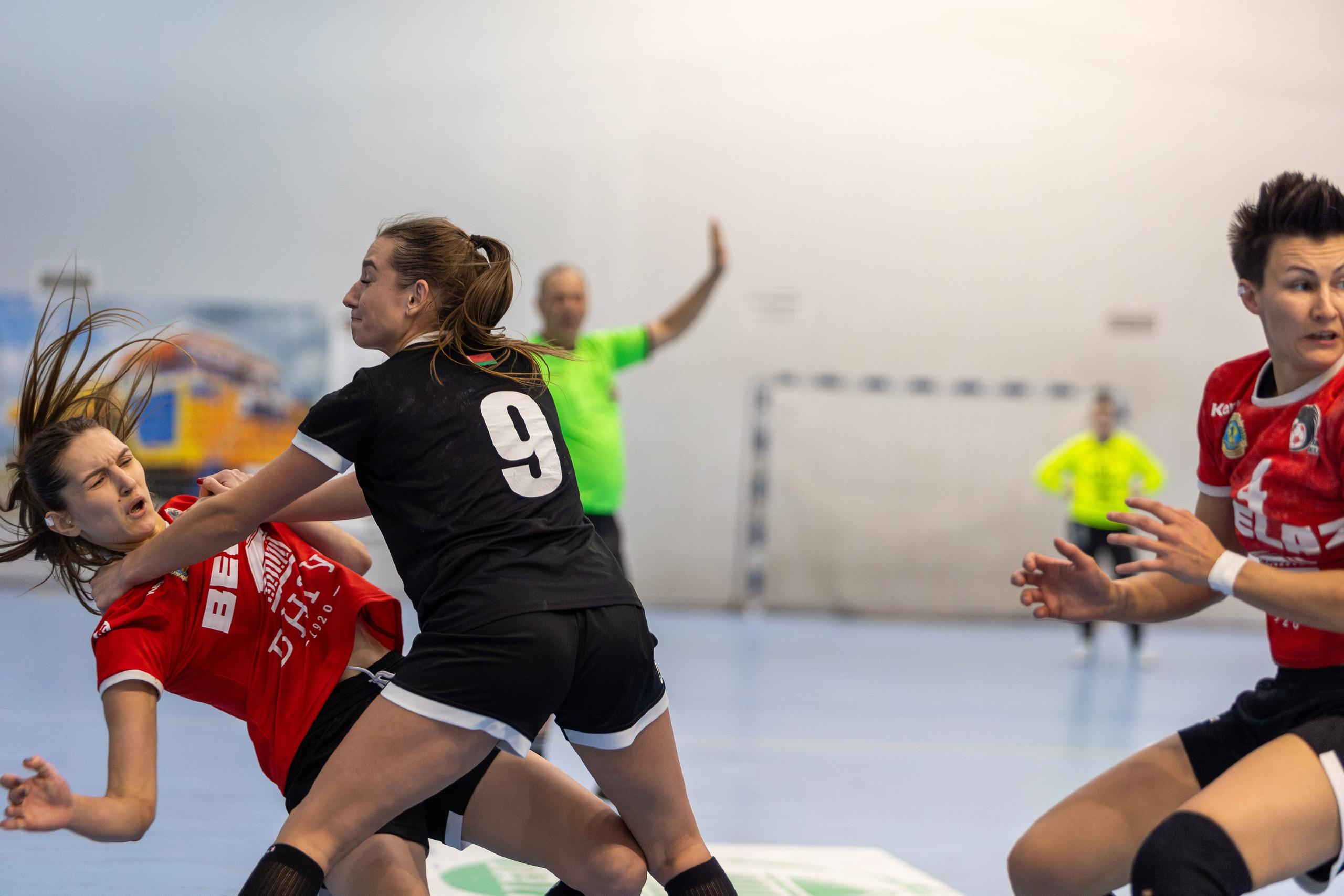 Гандбол. Лучшие кадры. БНТУ — Гродничанка. 13.12.2023. Профессиональный интерьерный и репортажный фотограф Минск и РБ. Максим Орлов