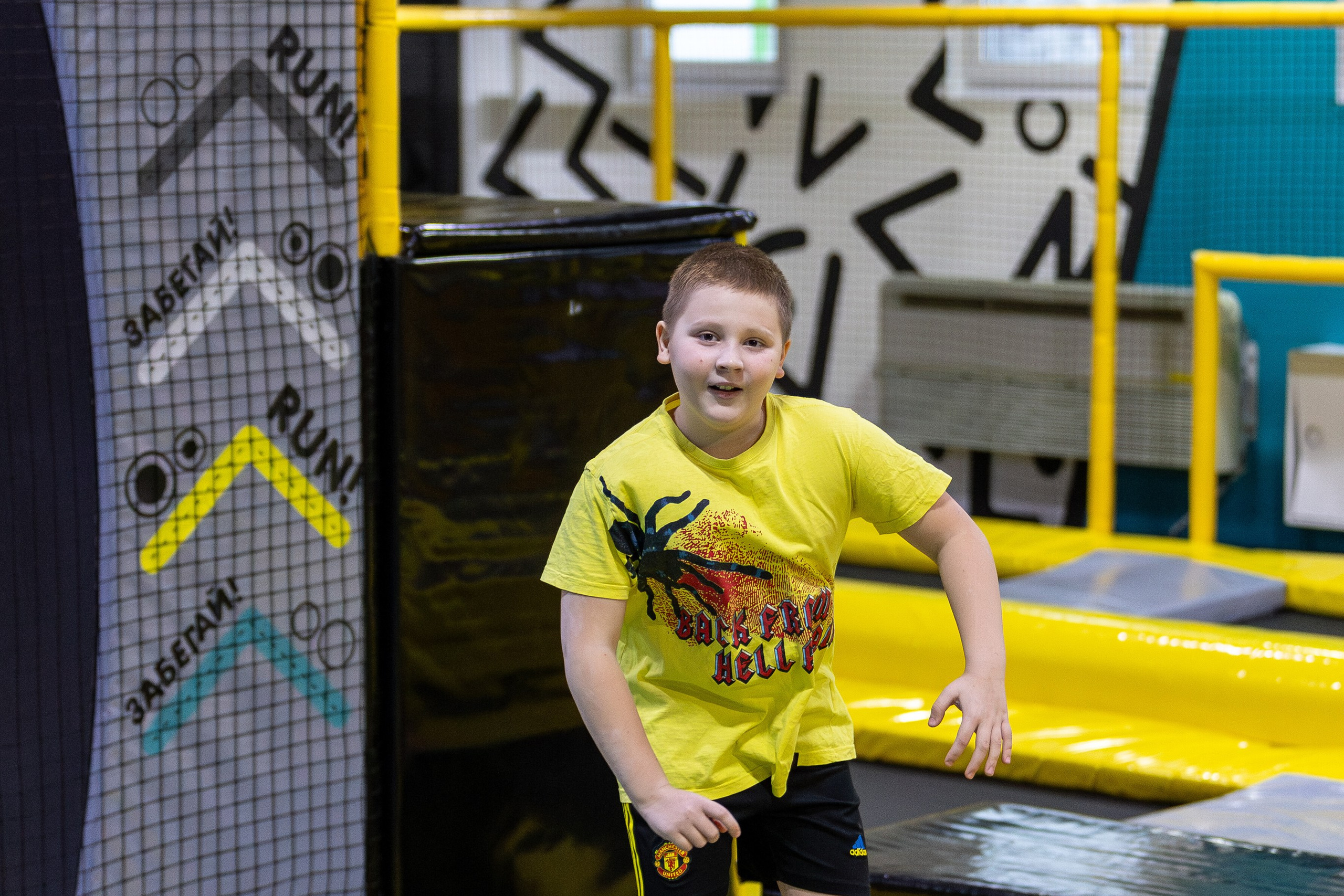 ДР Влада (батутная арена). Профессиональный интерьерный и репортажный фотограф Минск и РБ. Максим Орлов