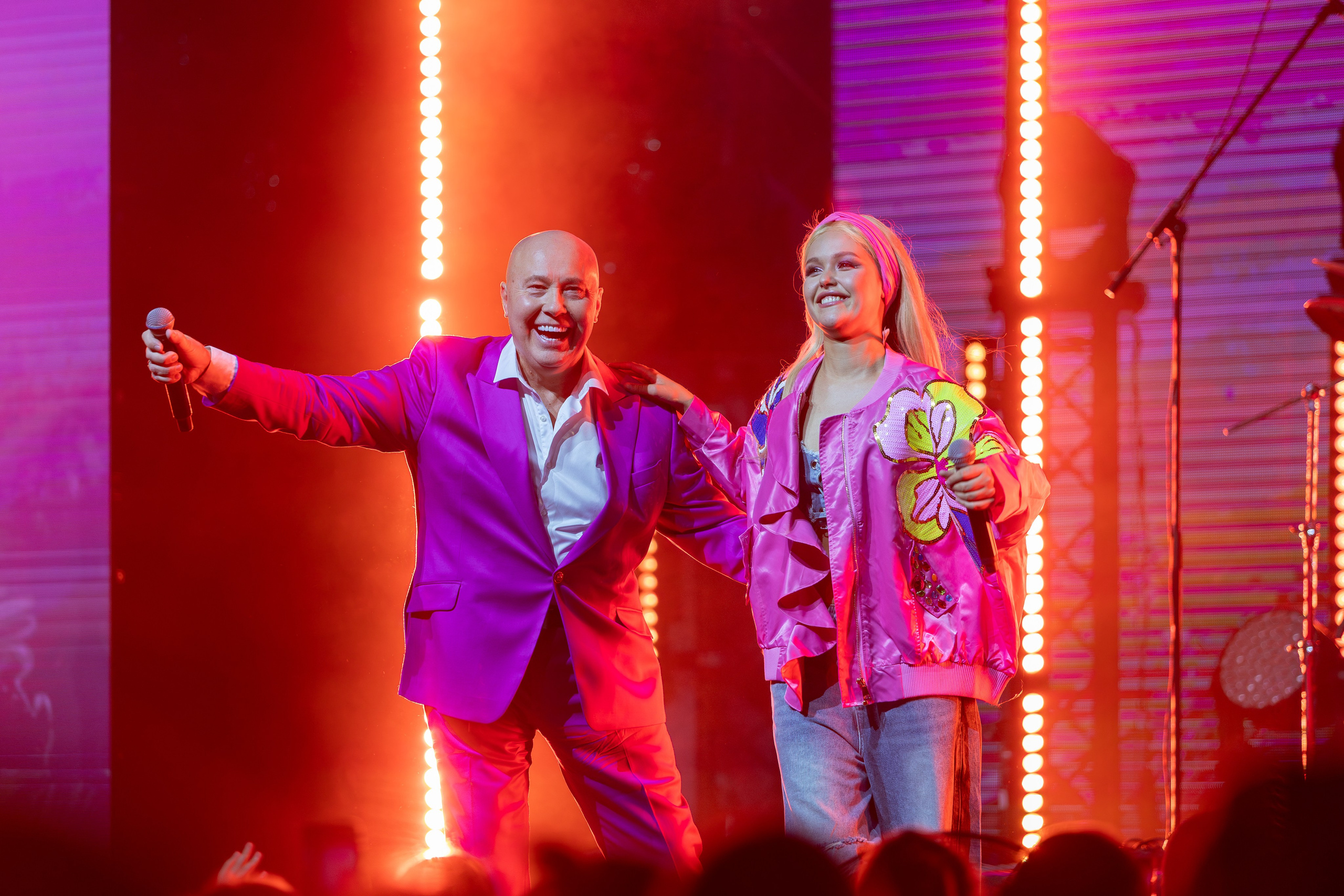 Концерт Насти Кравченко. Профессиональный интерьерный и репортажный фотограф Минск и РБ. Максим Орлов