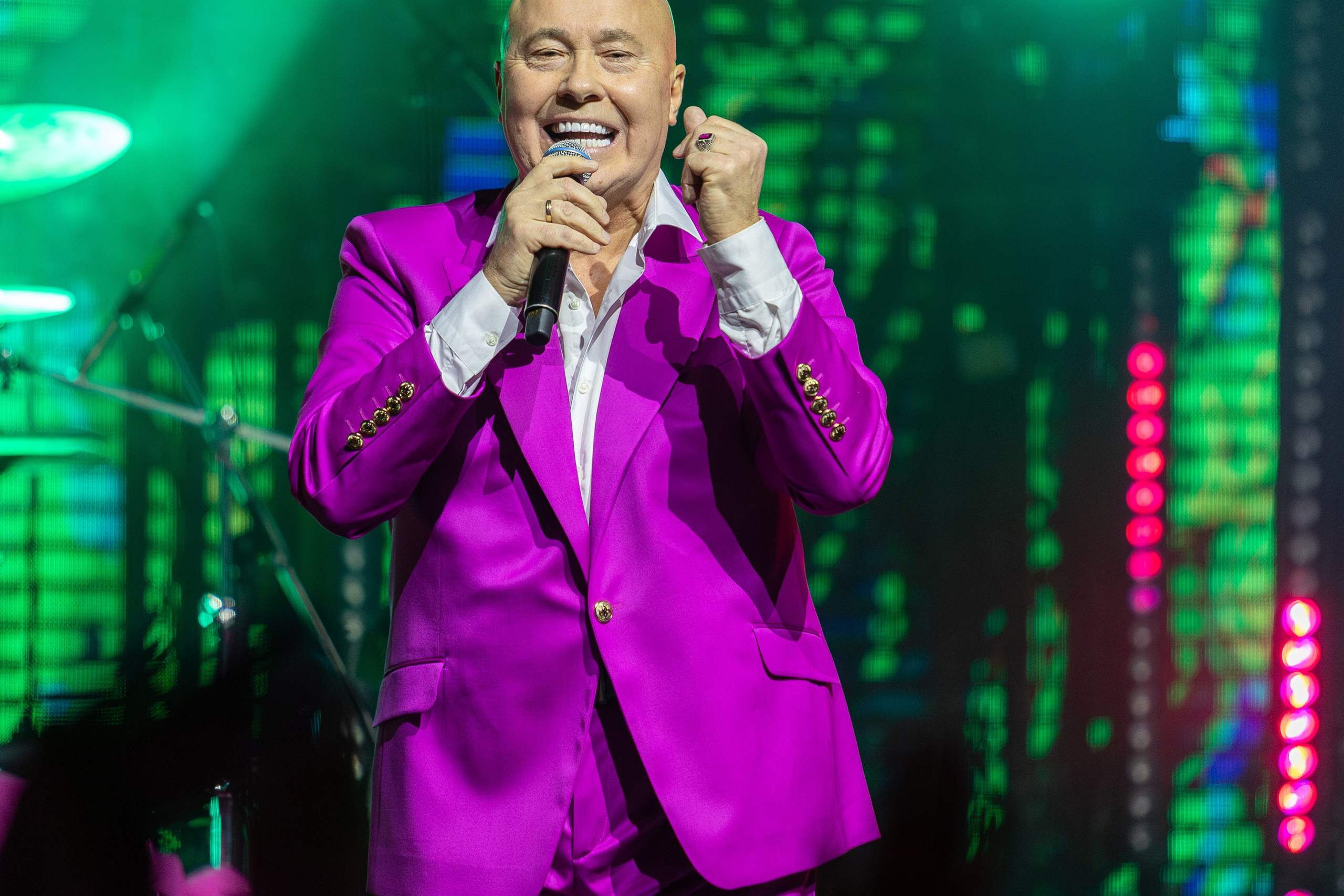 Концерт Насти Кравченко. Профессиональный интерьерный и репортажный фотограф Минск и РБ. Максим Орлов