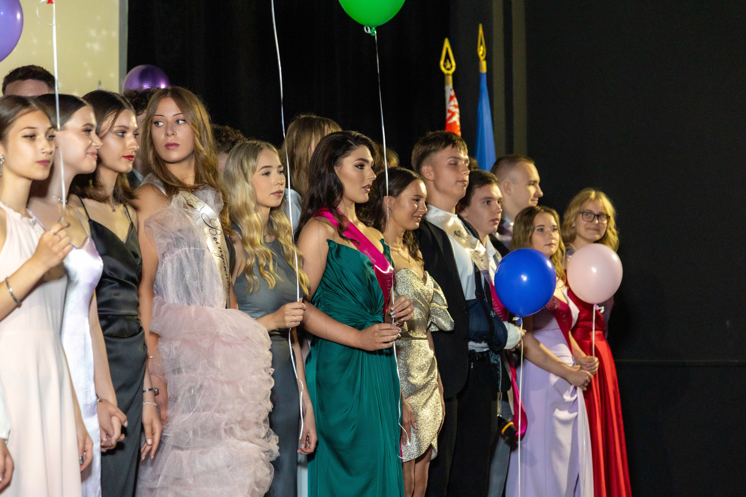 Вручение дипломов. 47 школа. Профессиональный интерьерный и репортажный фотограф Минск и РБ. Максим Орлов