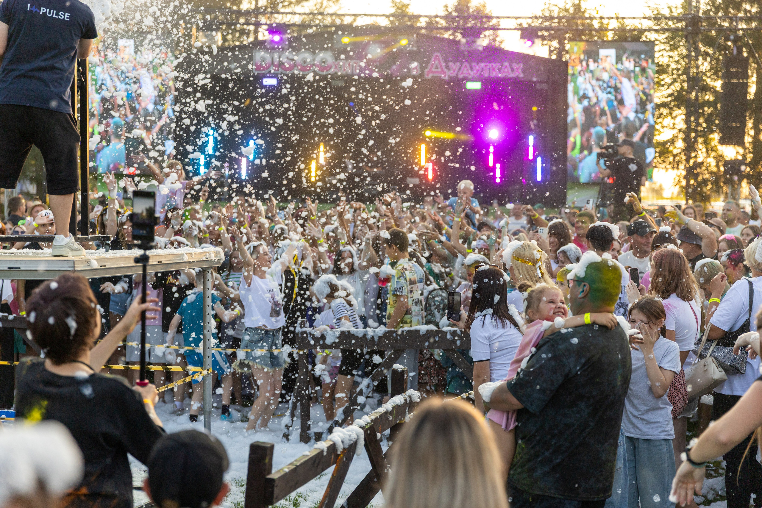 Дискохит. Профессиональный интерьерный и репортажный фотограф Минск и РБ. Максим Орлов