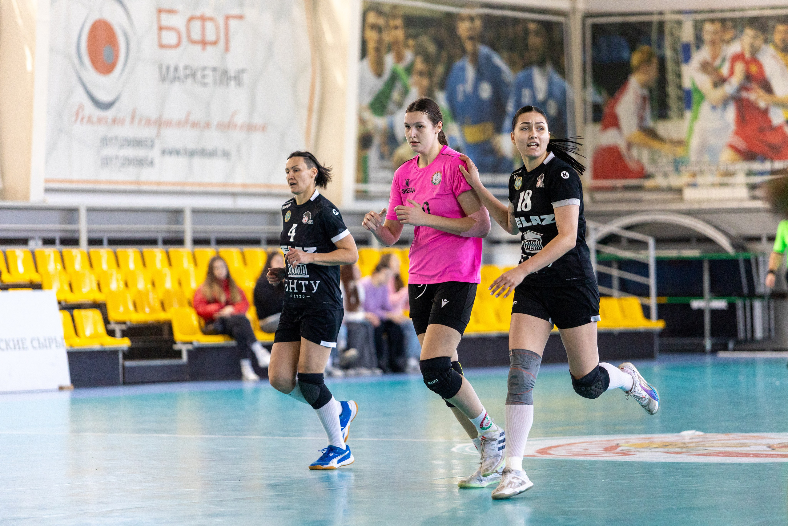 Женский гандбол. Лучшие кадры. БНТУ — Звезда. 08.02.2025. Профессиональный интерьерный и репортажный фотограф Минск и РБ. Максим Орлов
