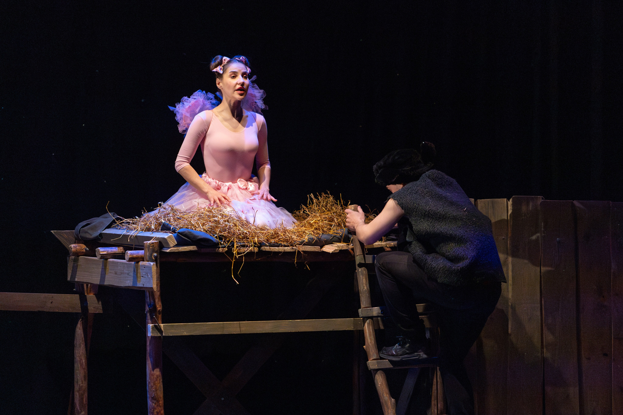 Театр белорусской армии «Очень простая история». Профессиональный интерьерный и репортажный фотограф Минск и РБ. Максим Орлов