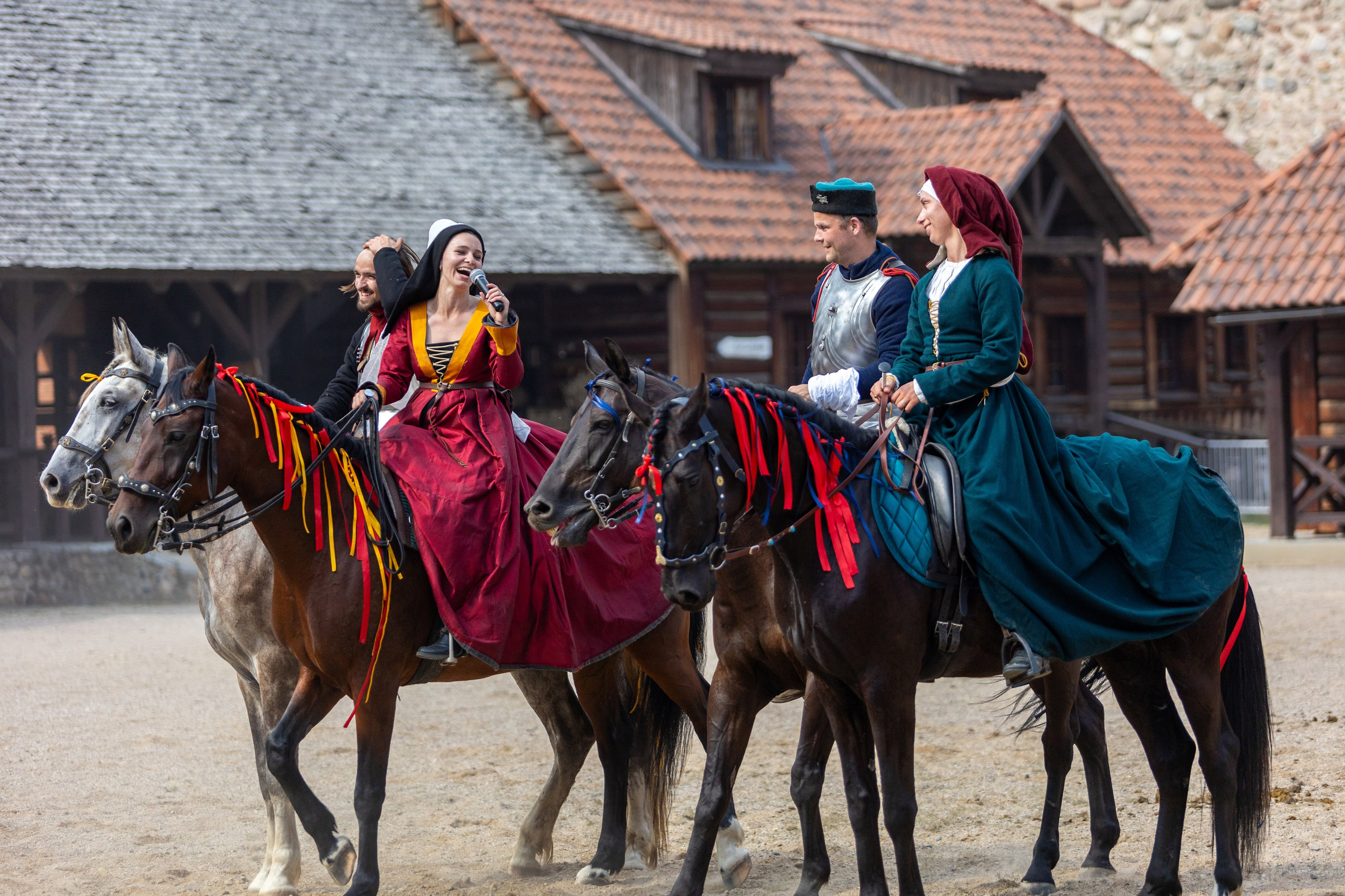 Выступление «Золотой шпоры» на празднике города Лиды. Профессиональный интерьерный и репортажный фотограф Минск и РБ. Максим Орлов